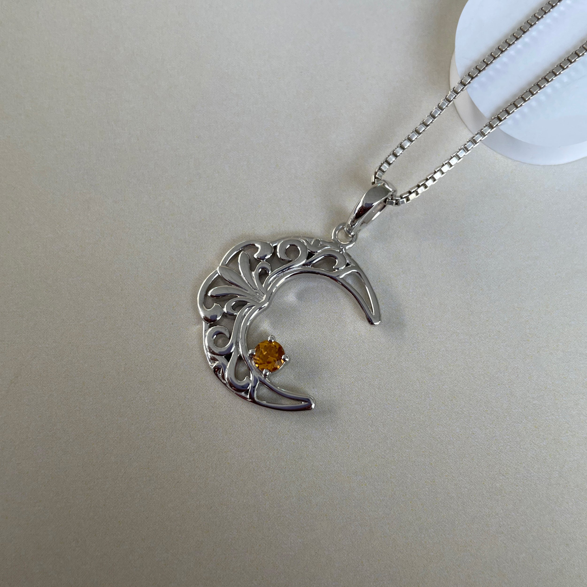 Citrine crescent Moon Pendant-(CIT-SN-150.)