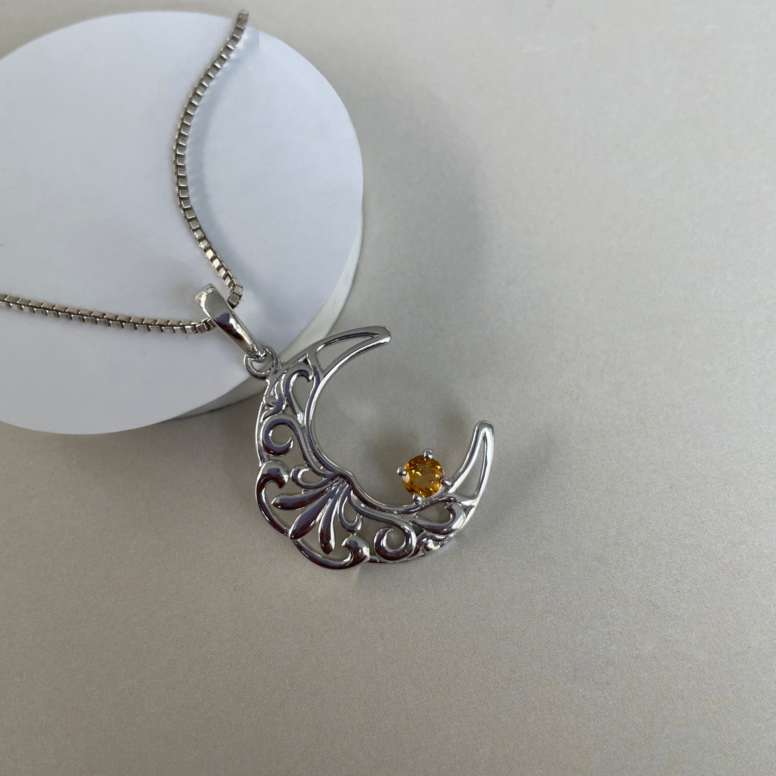 Citrine crescent Moon Pendant-(CIT-SN-150.)