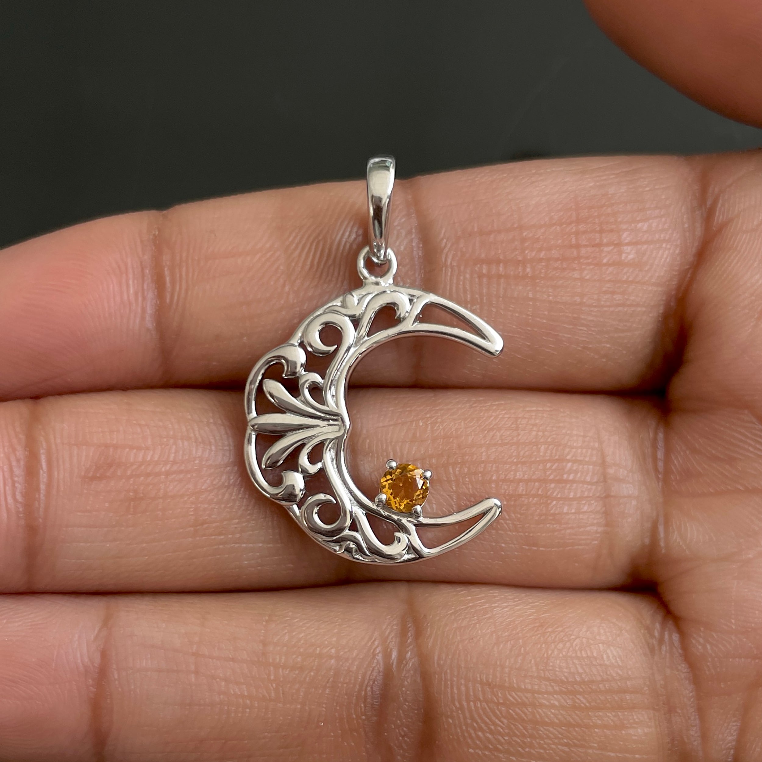 Citrine crescent Moon Pendant-(CIT-SN-150.)