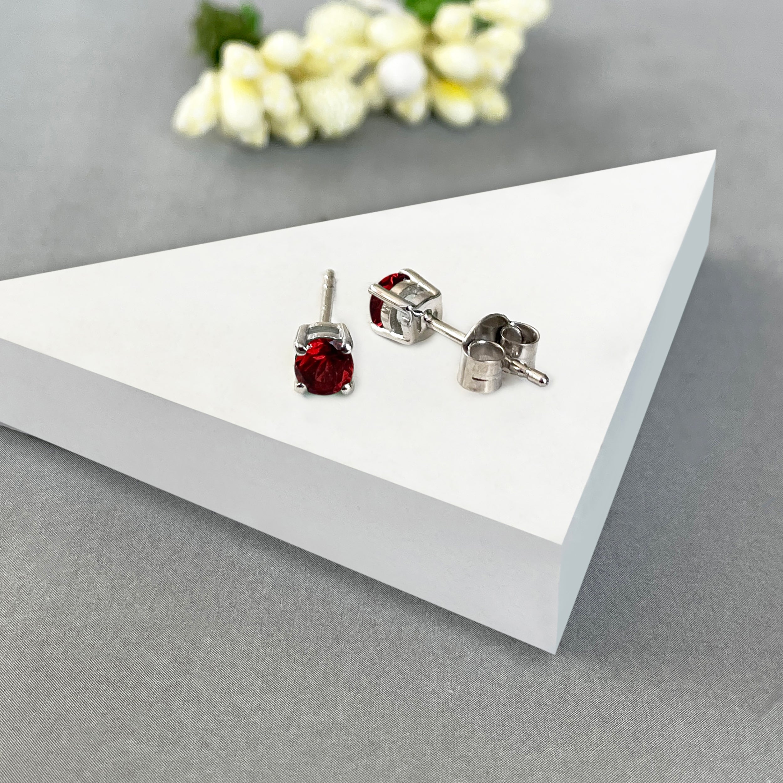 Garnet Stud Earring-(GAR-SE-1023.)