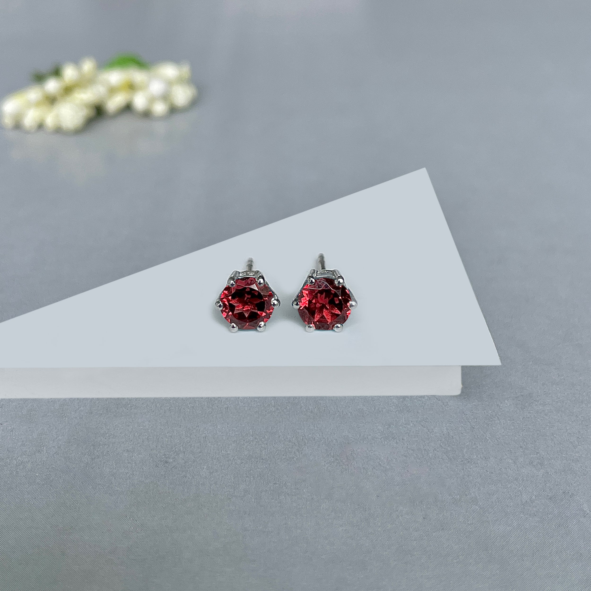 Garnet Stud Earrings-(GAR-SE-1024.)