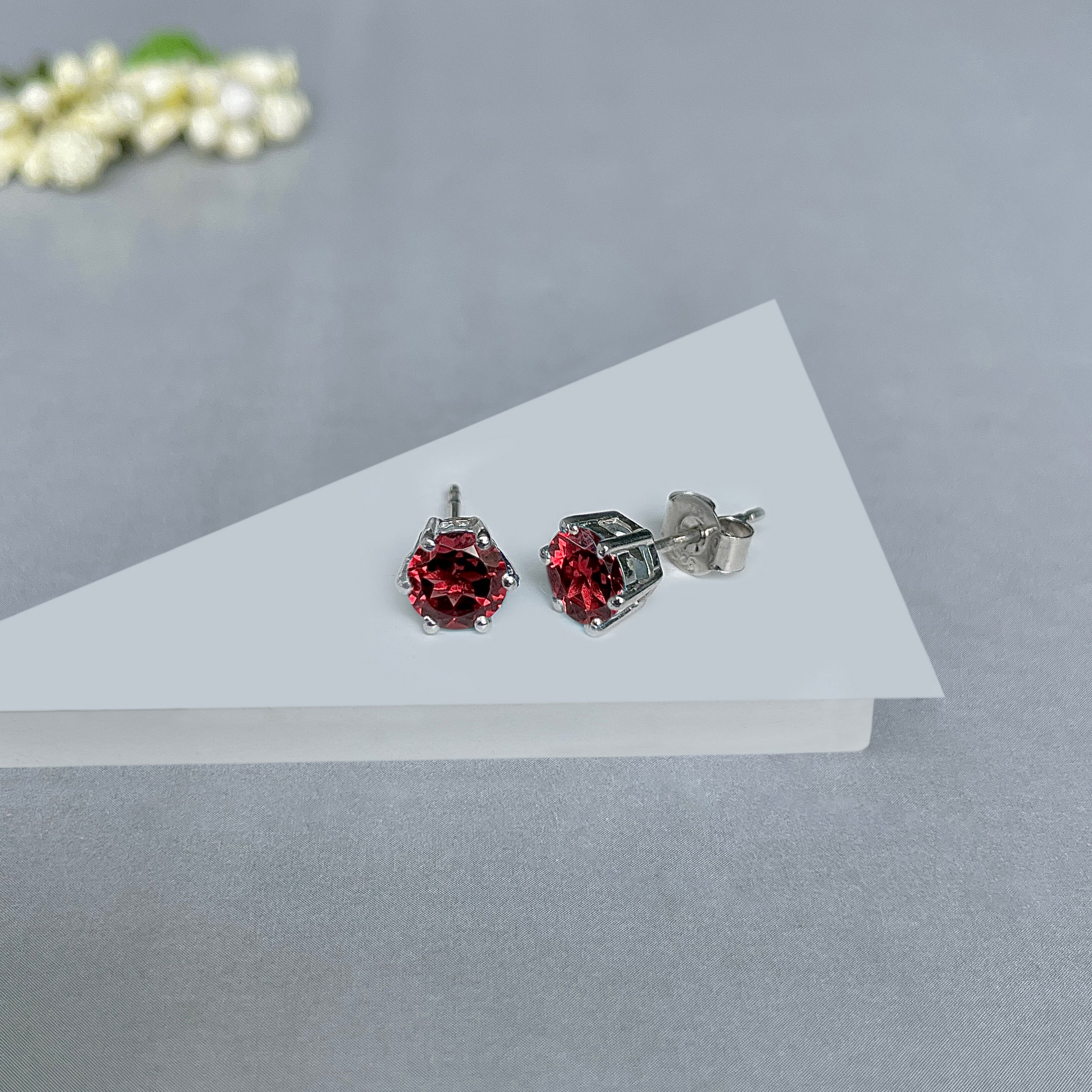 Garnet Stud Earrings-(GAR-SE-1024.)