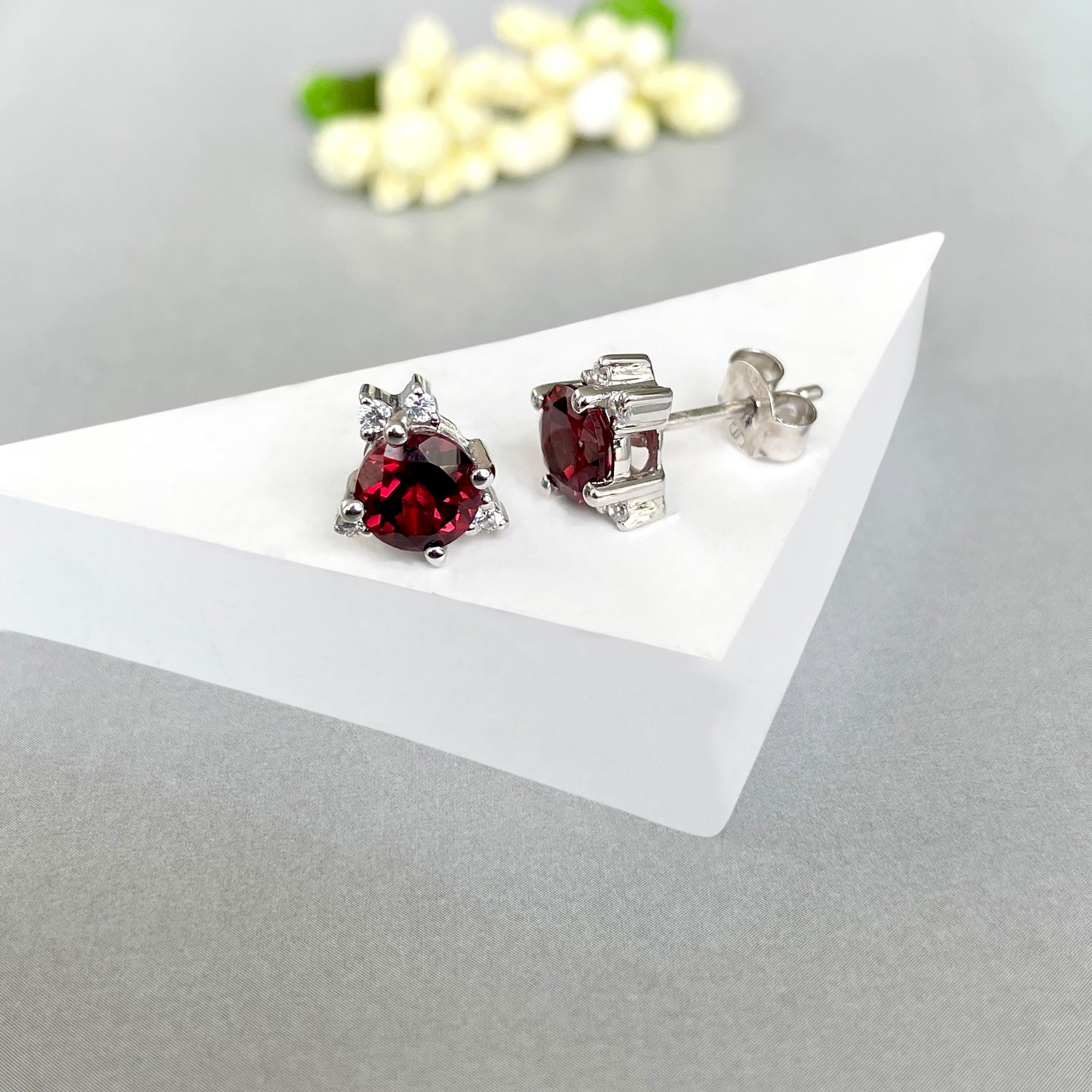 Garnet Stud Earring-(GAR-SE-1260.)