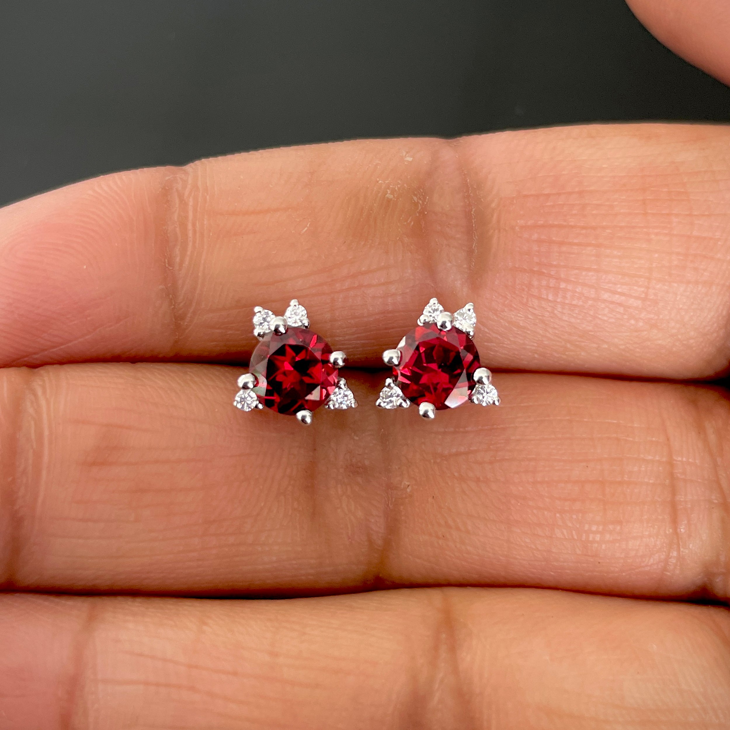 Garnet Stud Earring-(GAR-SE-1260.)