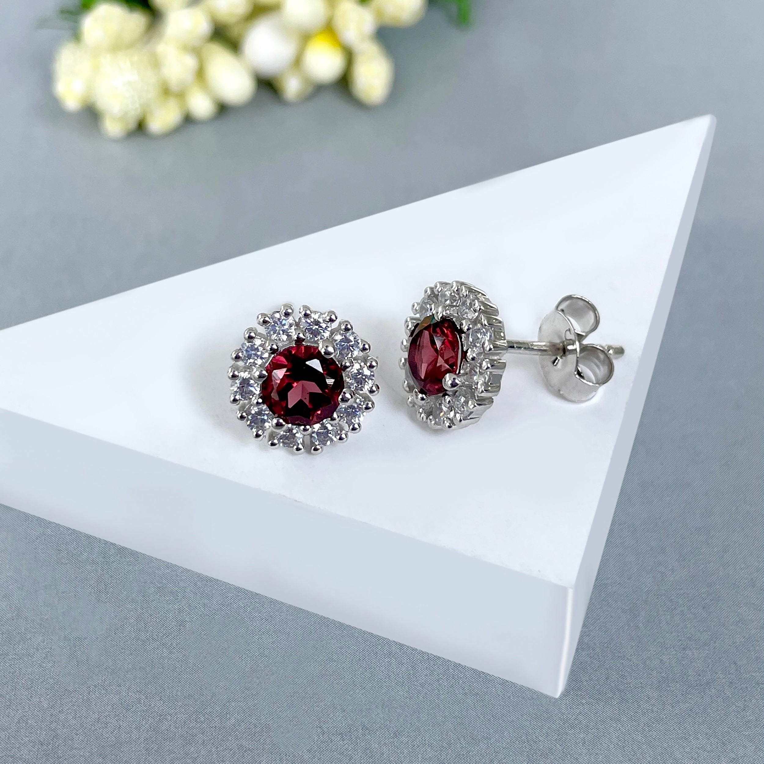 Garnet Stud Earrings-(GAR-SE-1268.)