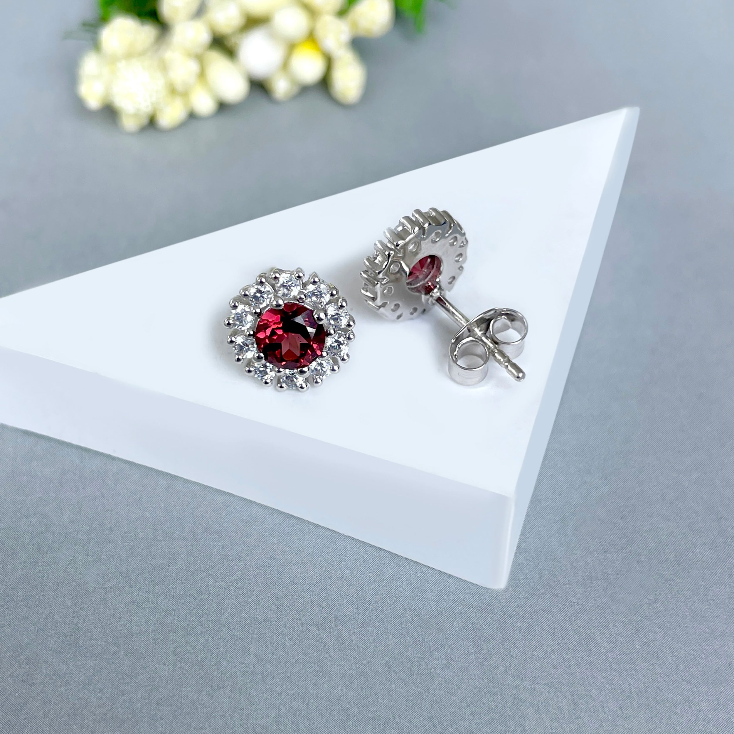 Garnet Stud Earrings-(GAR-SE-1268.)
