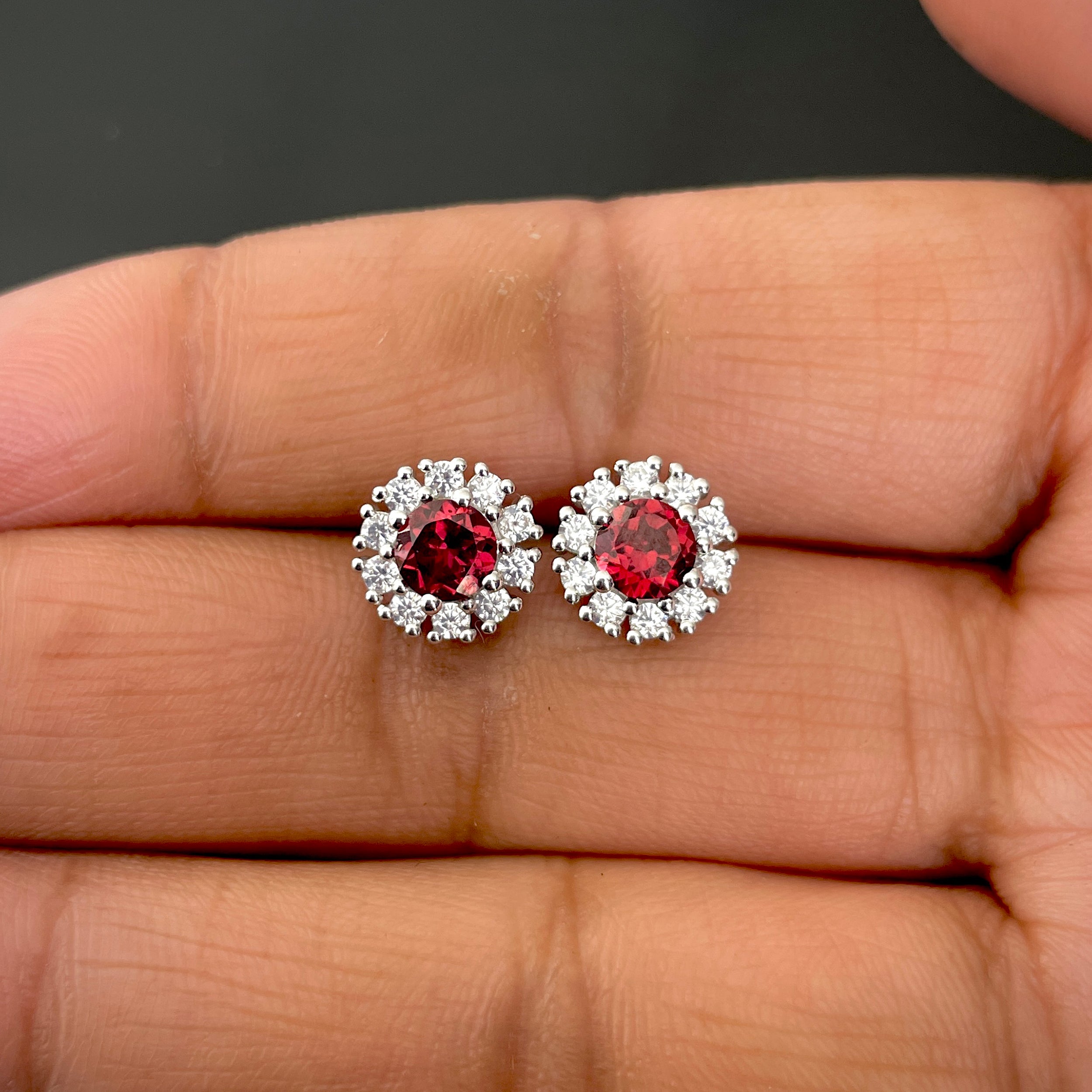 Garnet Stud Earring-(GAR-SE-1268.)