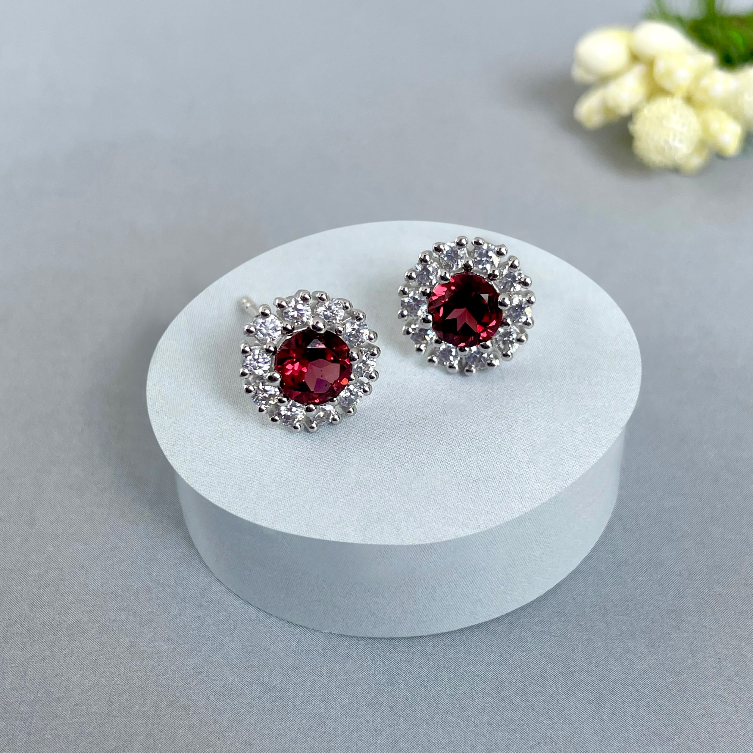 Garnet Stud Earrings-(GAR-SE-1268.)