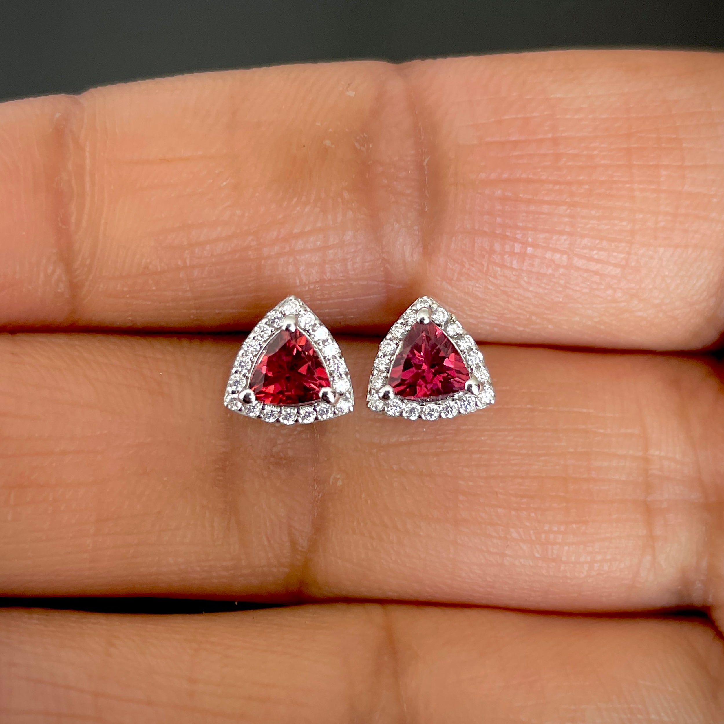 Garnet Stud Earring-(GAR-SE-1269.)