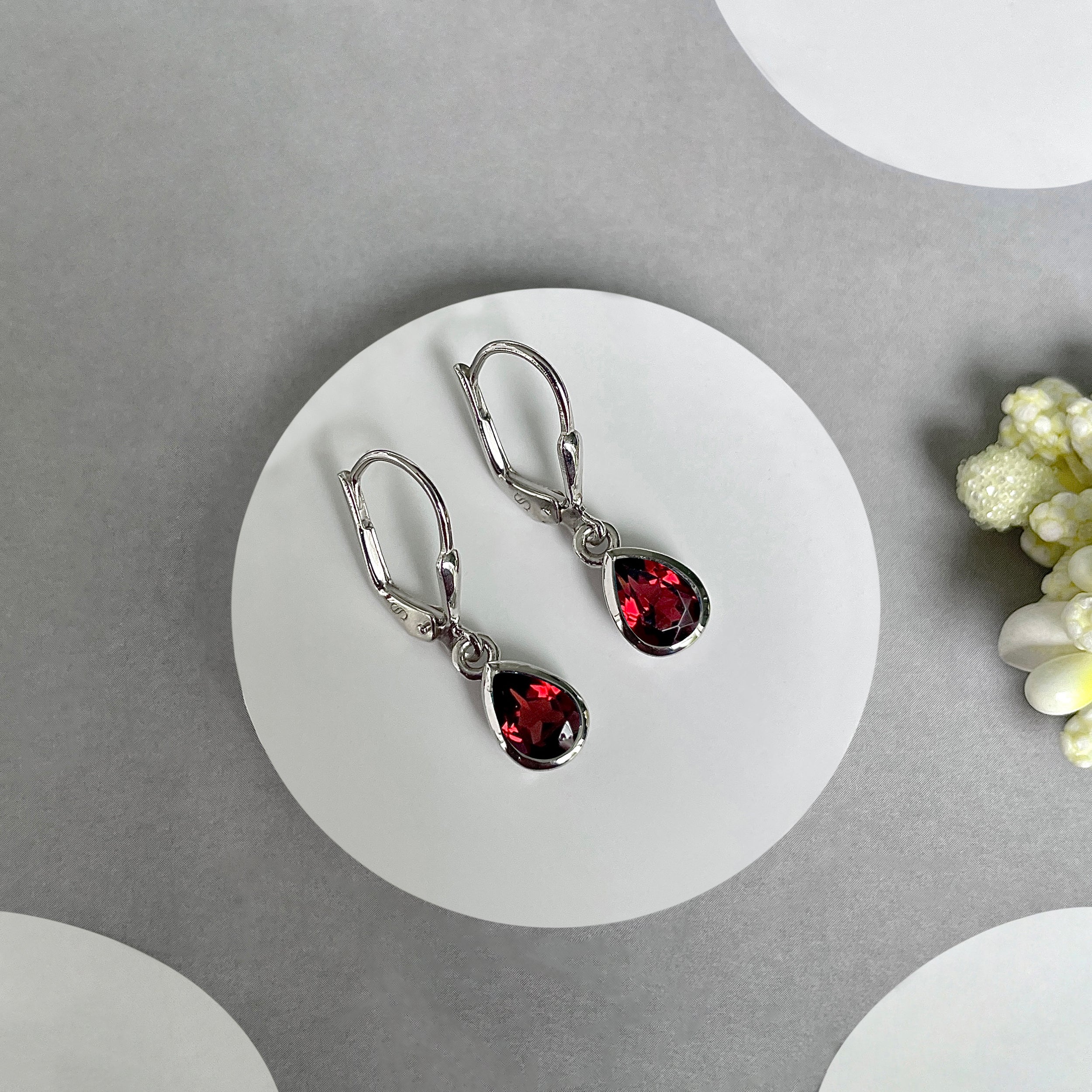 Garnet Leverback Earrings-(GAR-SE-1317.)