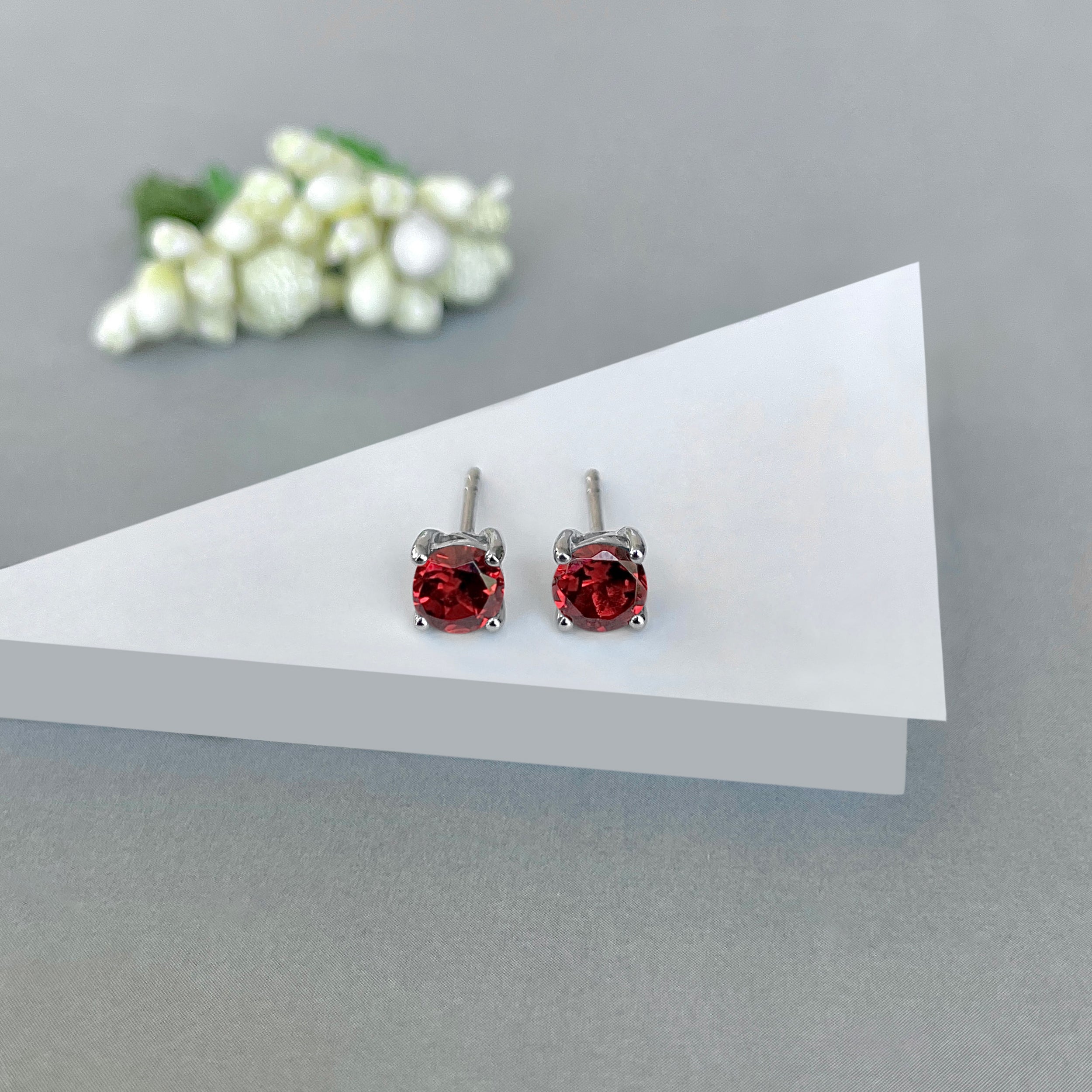 Garnet Stud Earring-(GAR-SE-1321.)
