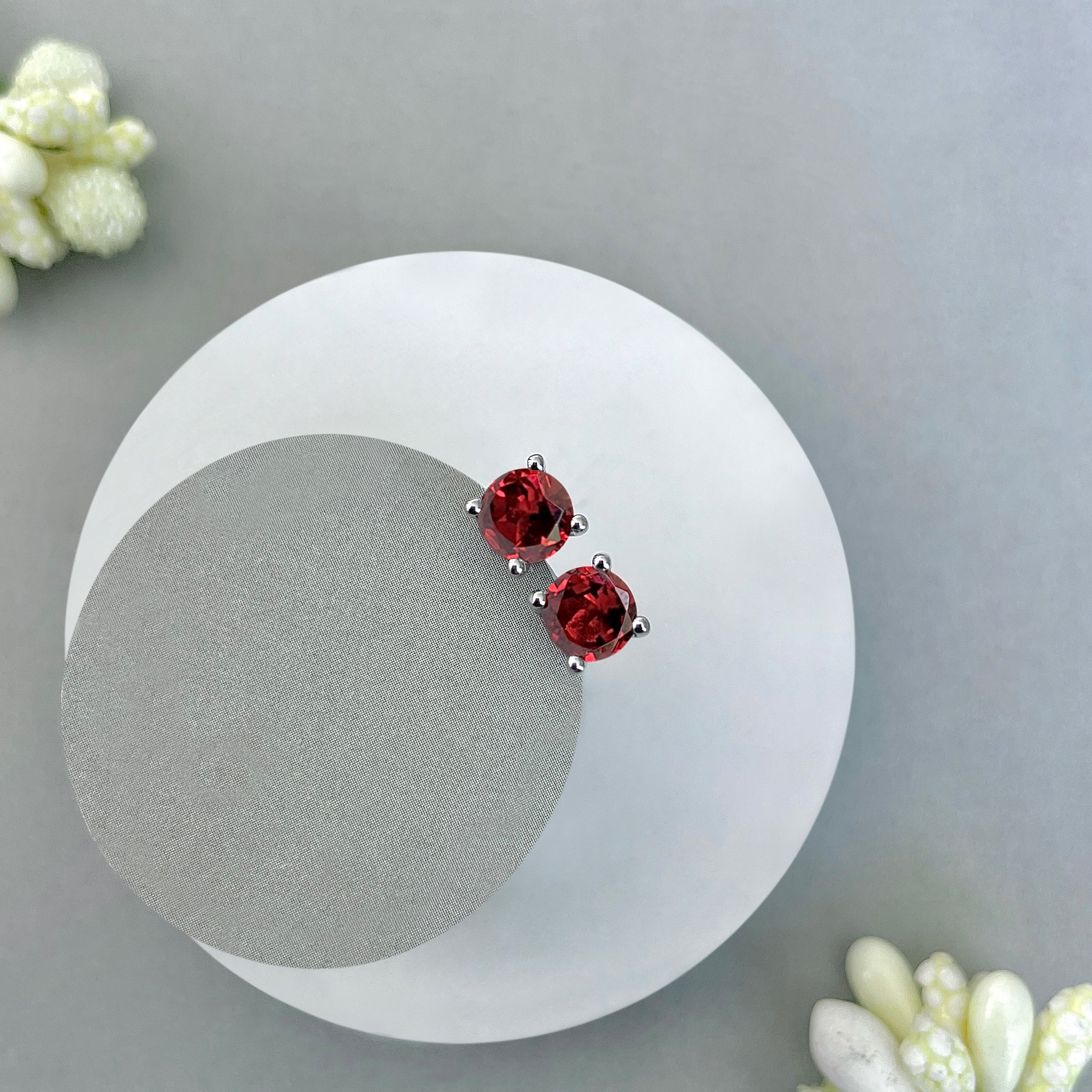 Garnet Stud Earring-(GAR-SE-1321.)