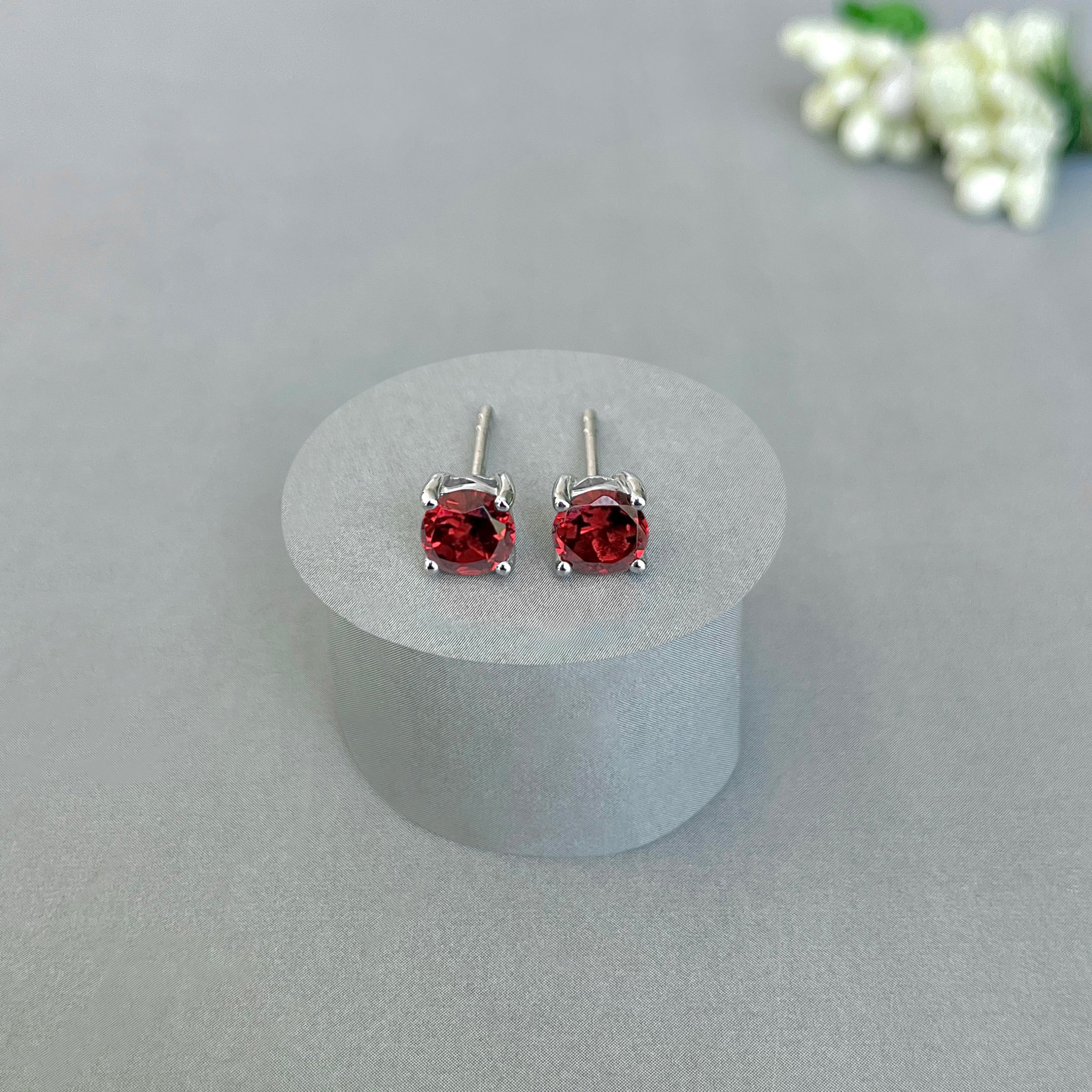 Garnet Stud Earring-(GAR-SE-1321.)