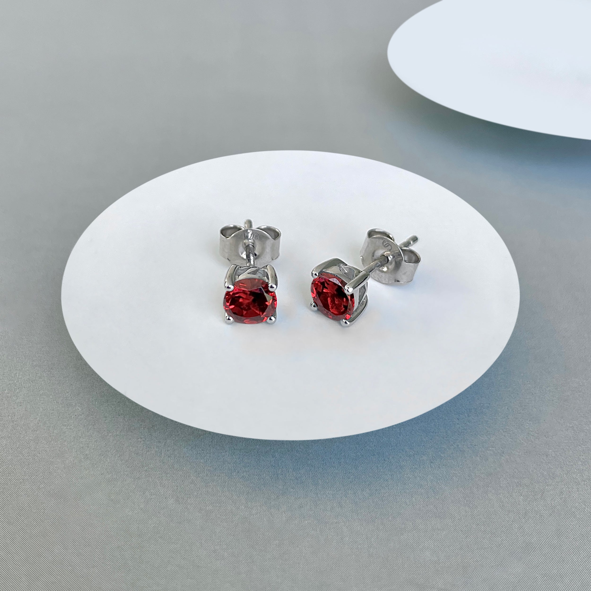 Garnet Stud Earring-(GAR-SE-1321.)