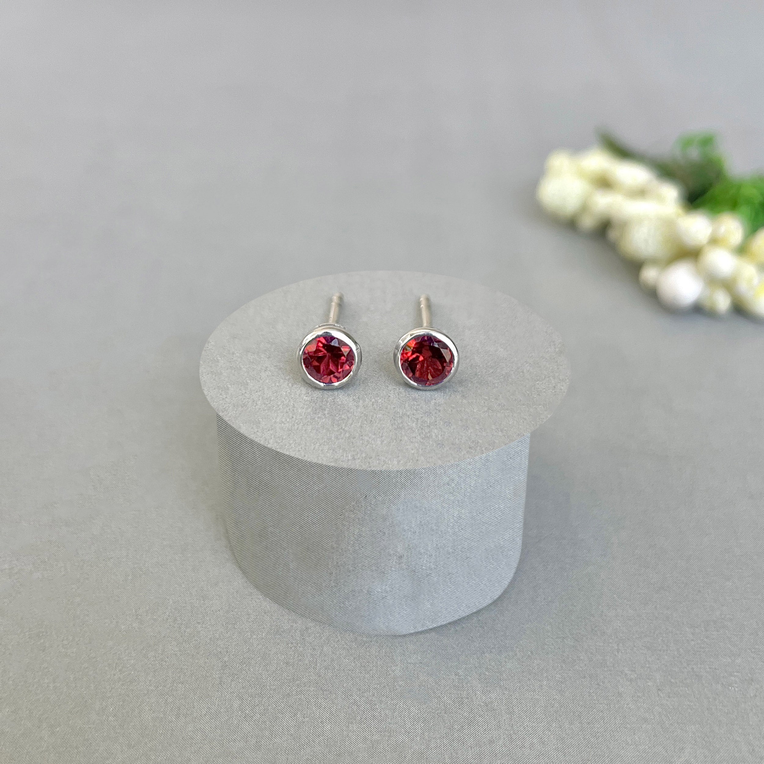 Garnet Stud Earring-(GAR-SE-1375.)