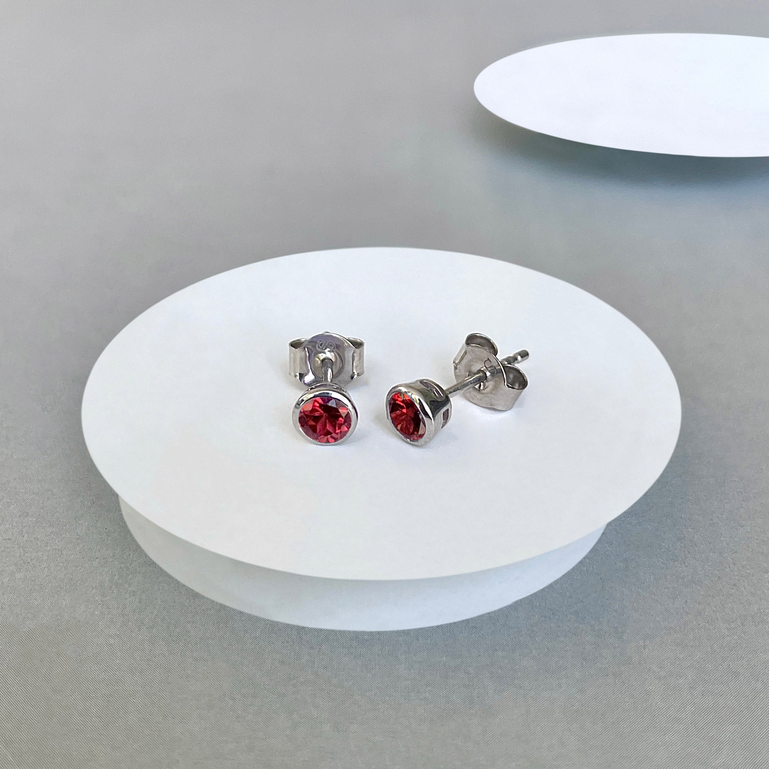 Garnet Stud Earring-(GAR-SE-1375.)