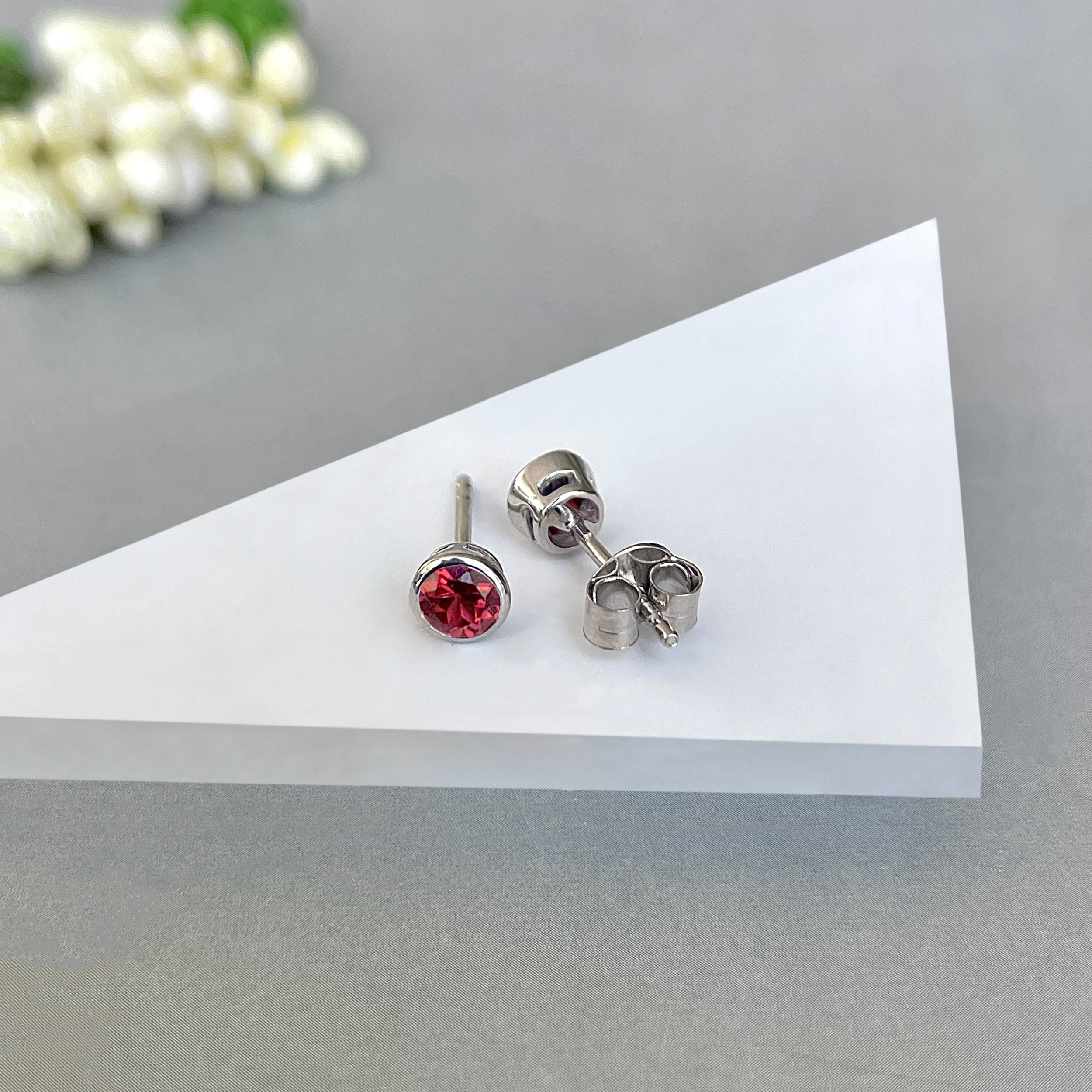 Garnet Stud Earring-(GAR-SE-1375.)