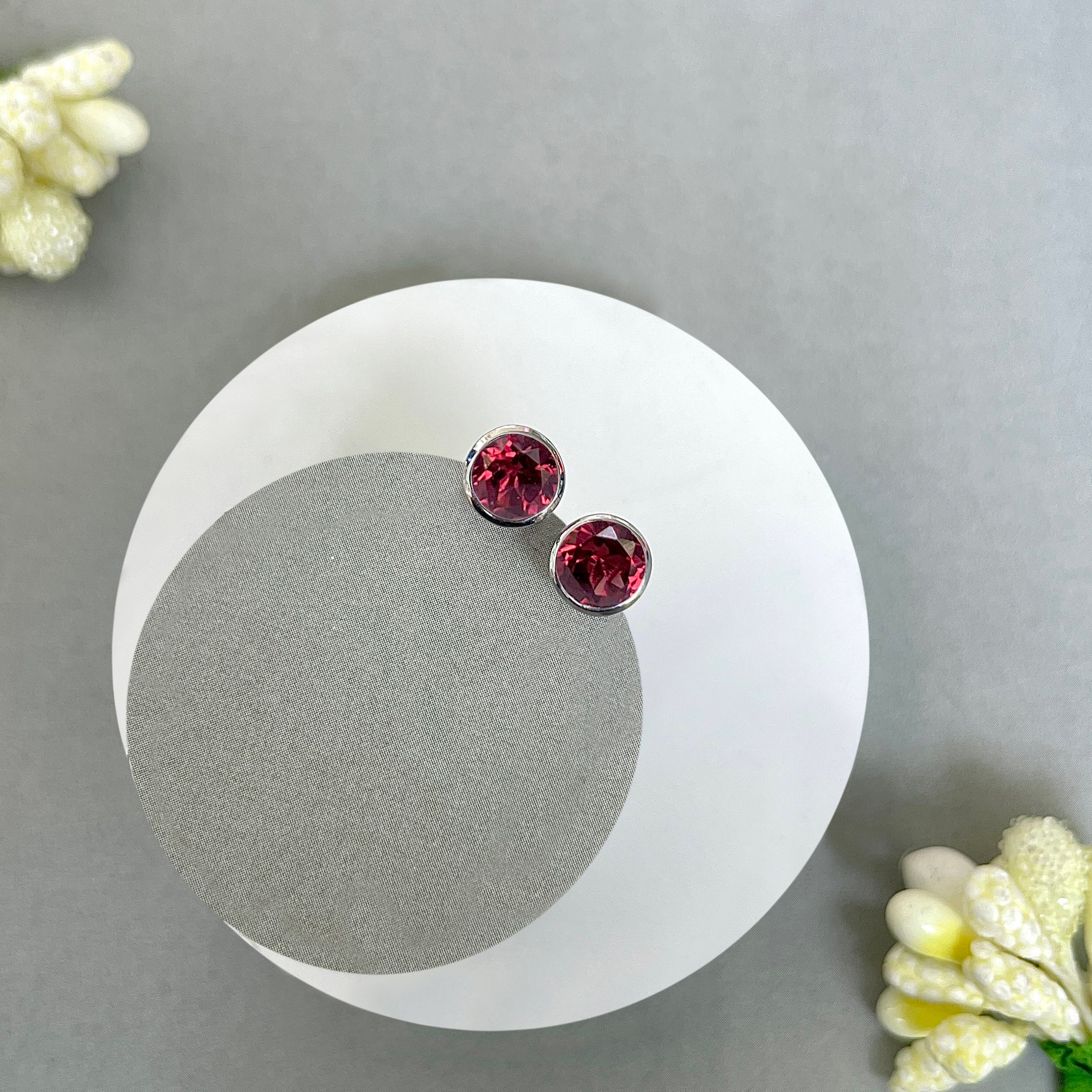 Garnet Stud Earring-(GAR-SE-1425.)