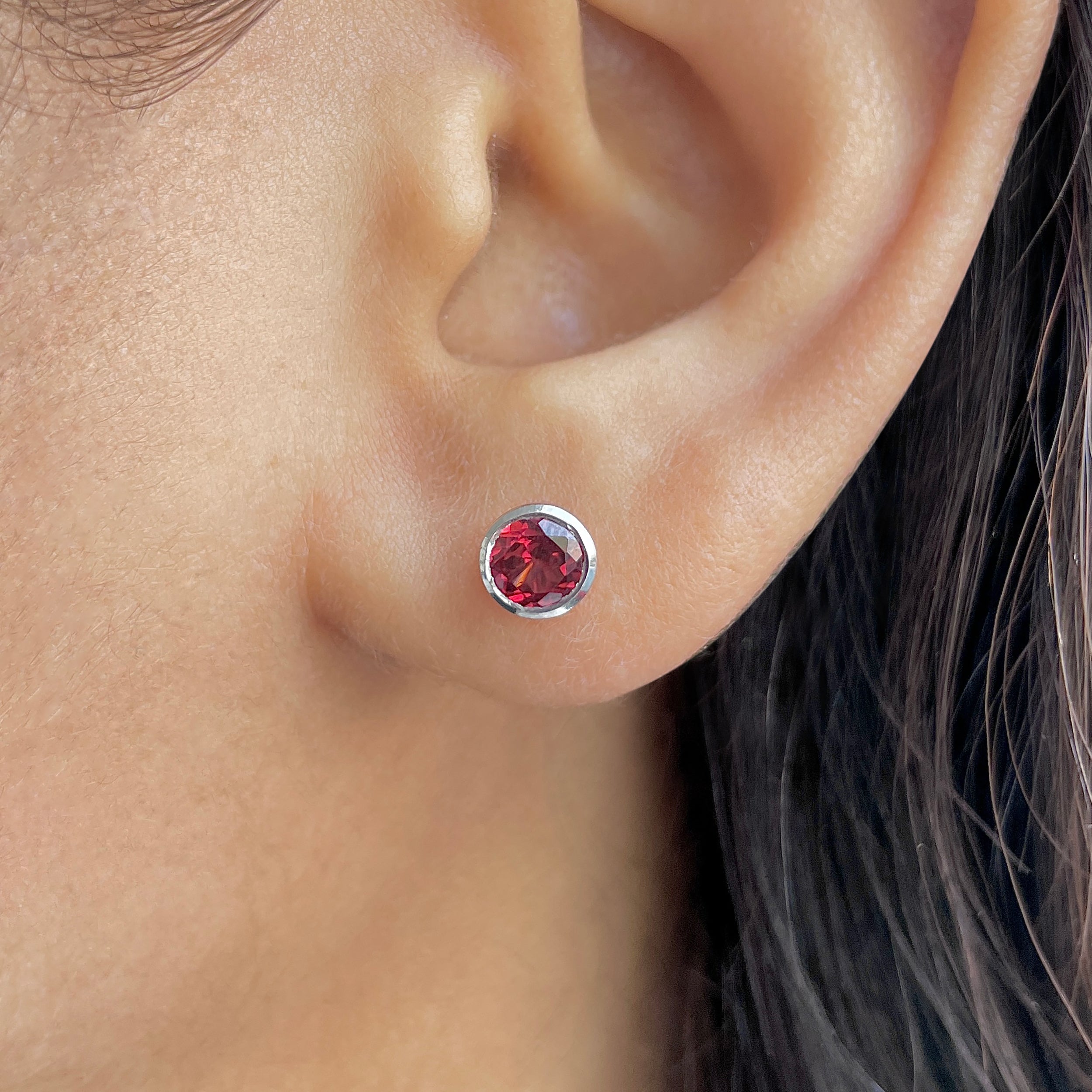 Garnet Stud Earring-(GAR-SE-1425.)