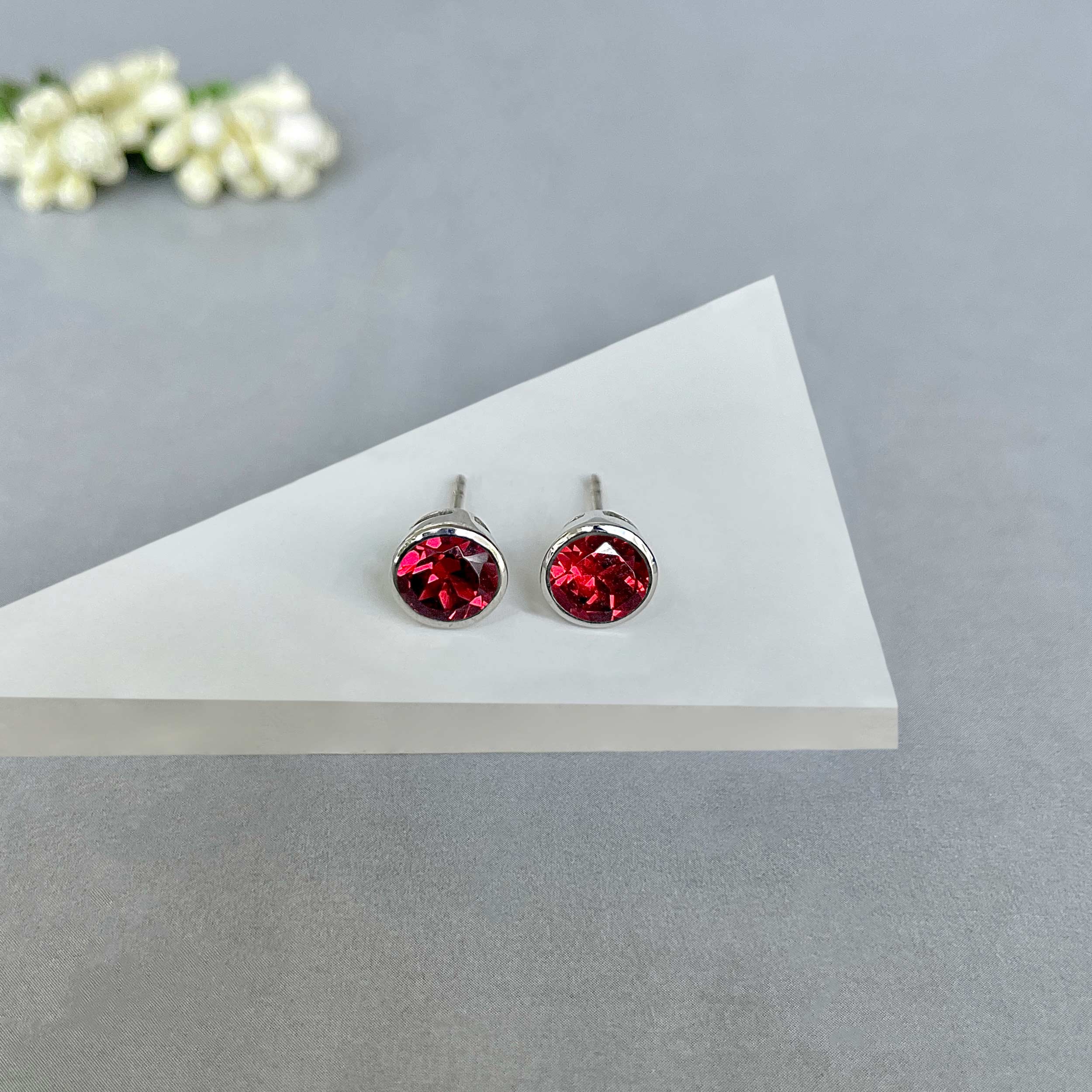 Garnet Stud Earrings-(GAR-SE-1426.)