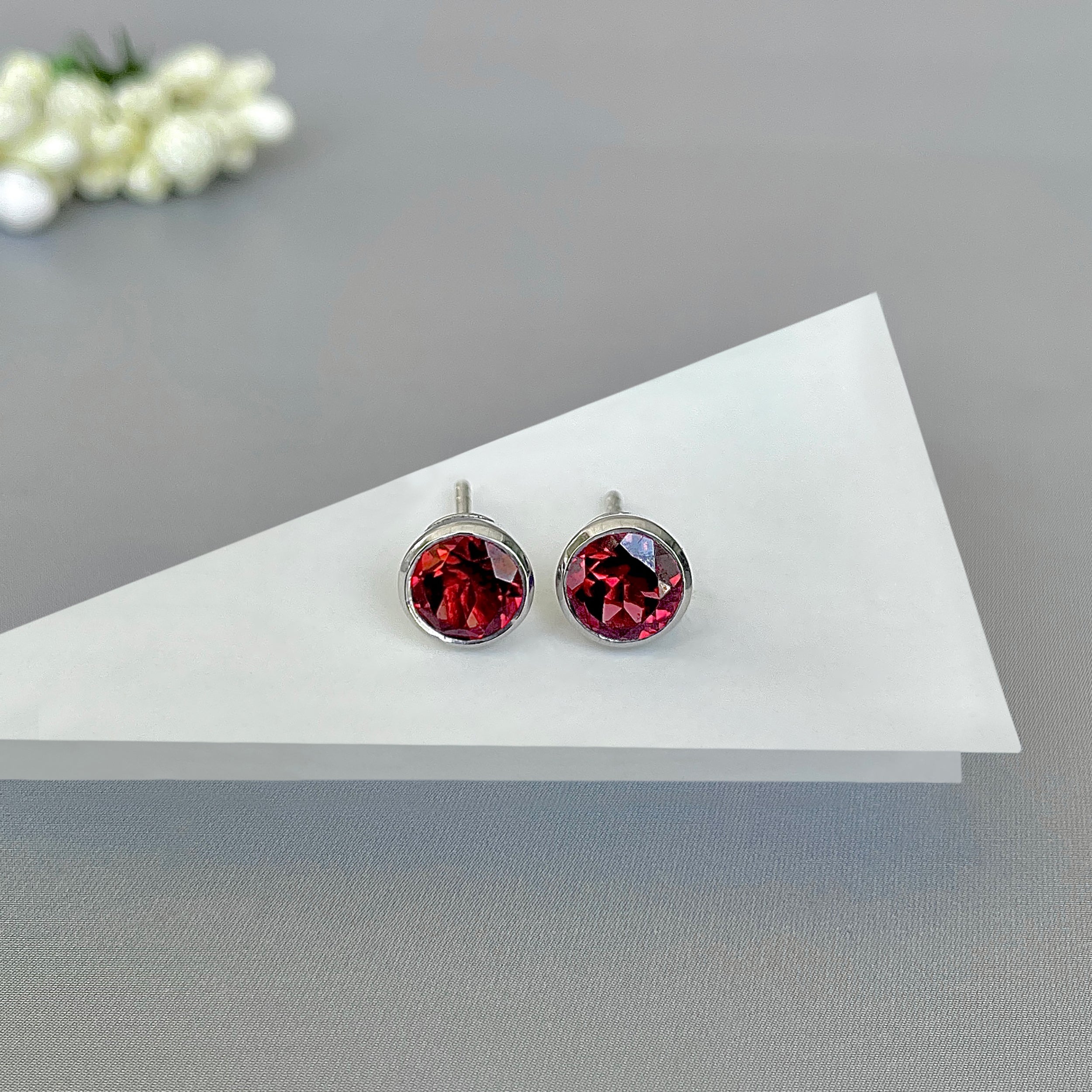 Garnet Stud Earring-(GAR-SE-1426.)