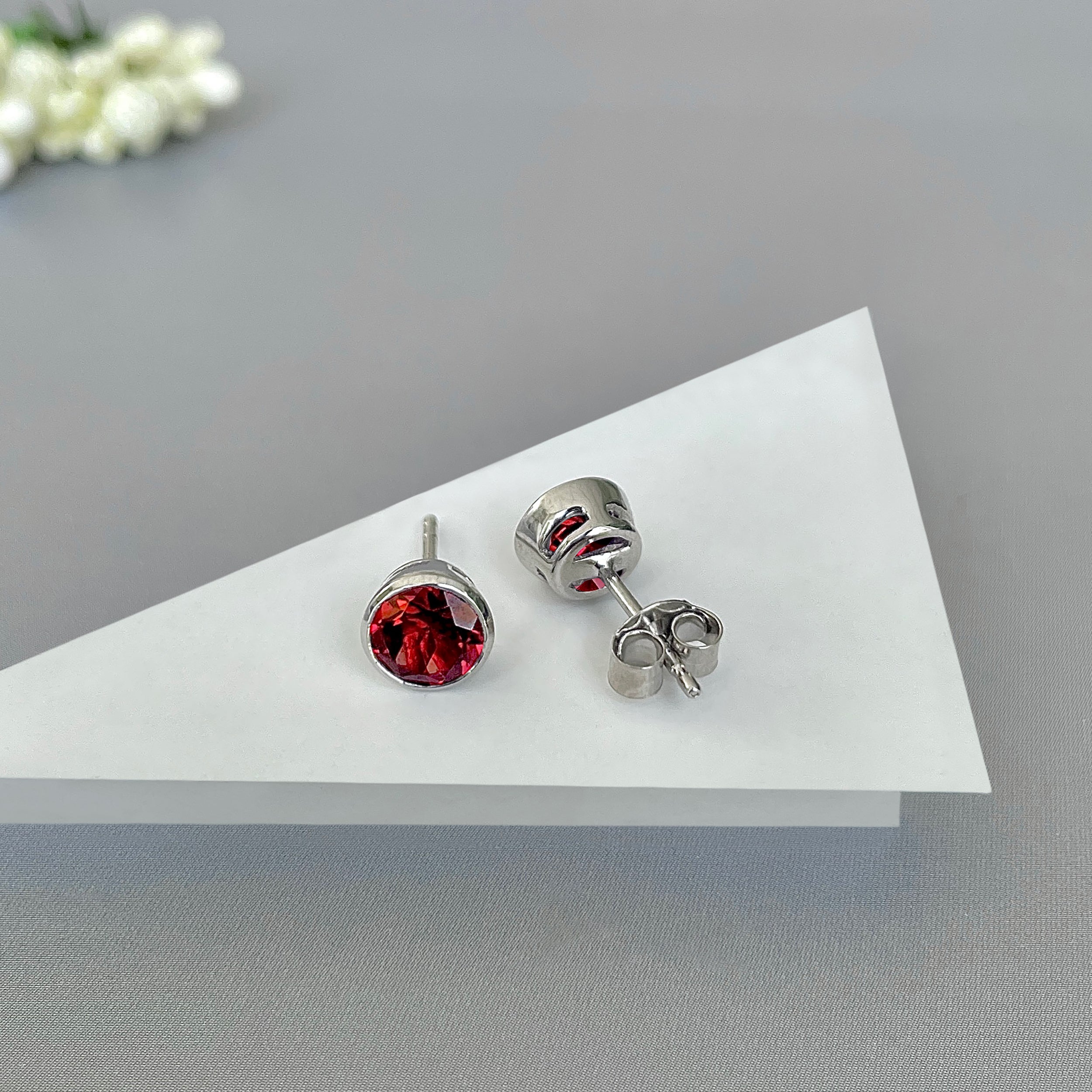 Garnet Stud Earrings-(GAR-SE-1426.)