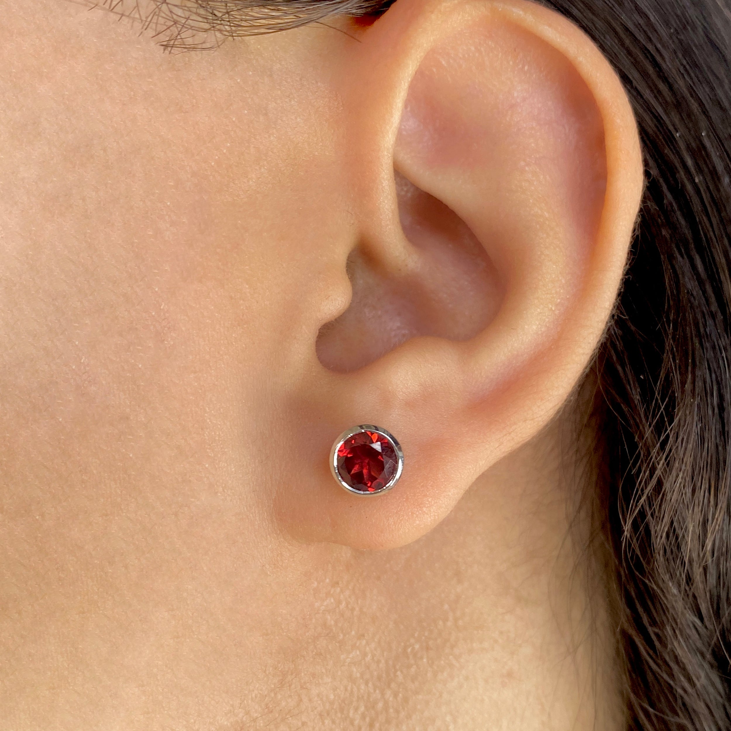 Garnet Stud Earring-(GAR-SE-1426.)