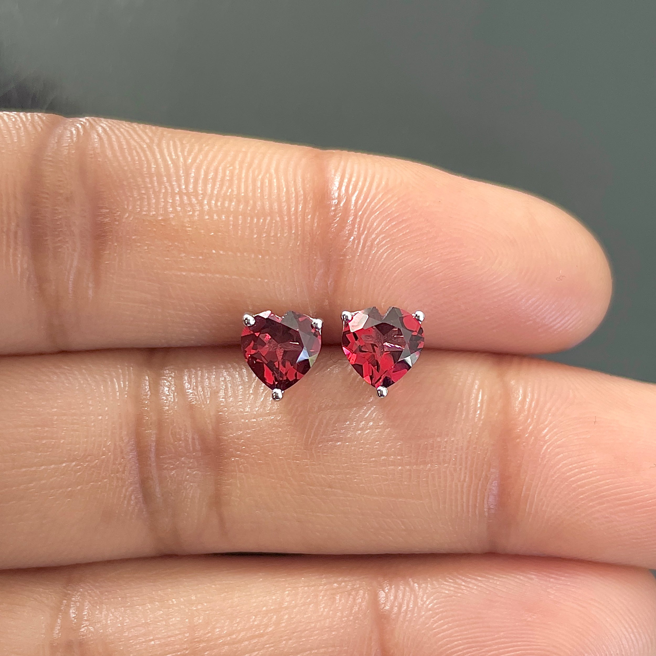 Garnet Earring-(GAR-SE-1796.)