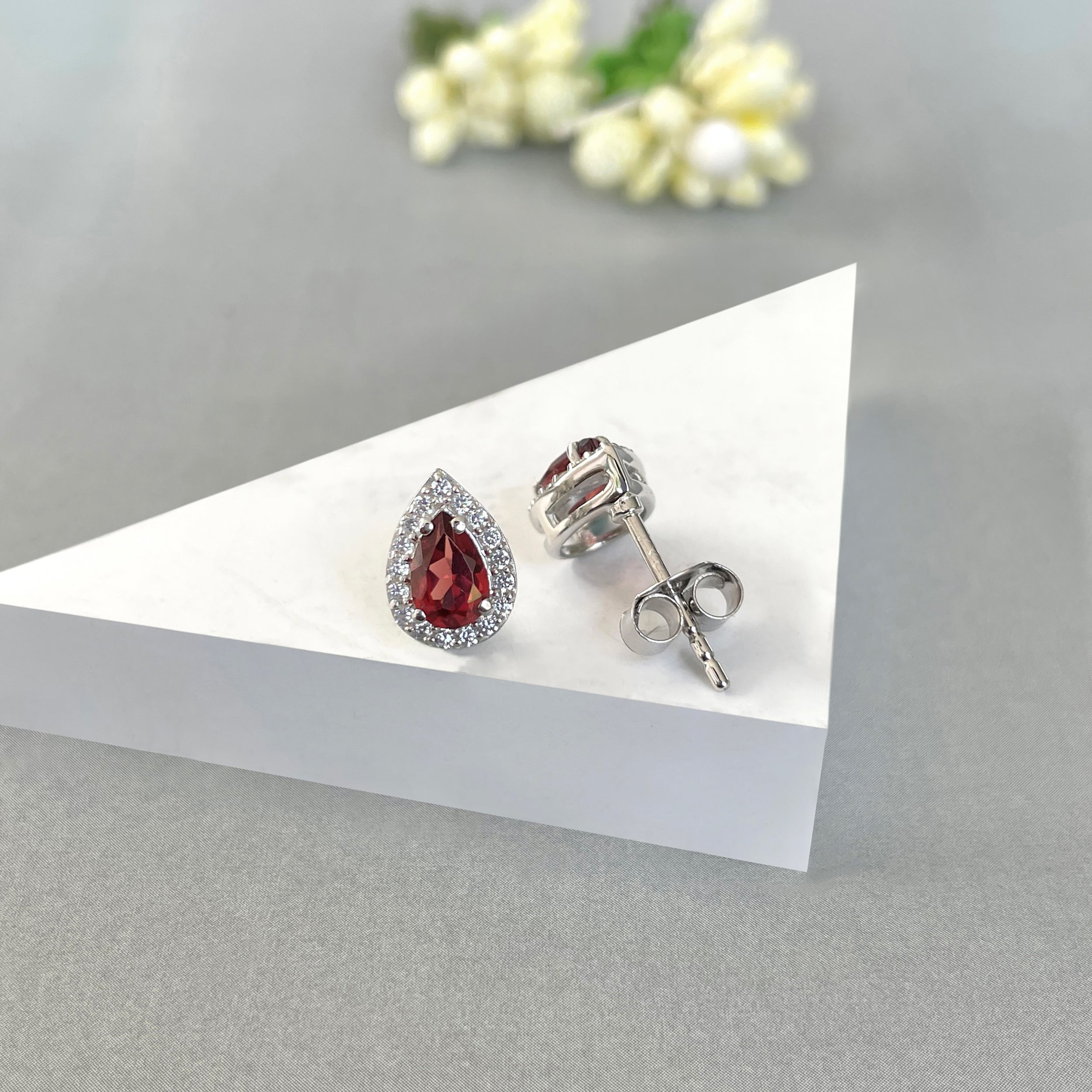 Garnet  Stud Earring-(GAR-SE-52-W.)