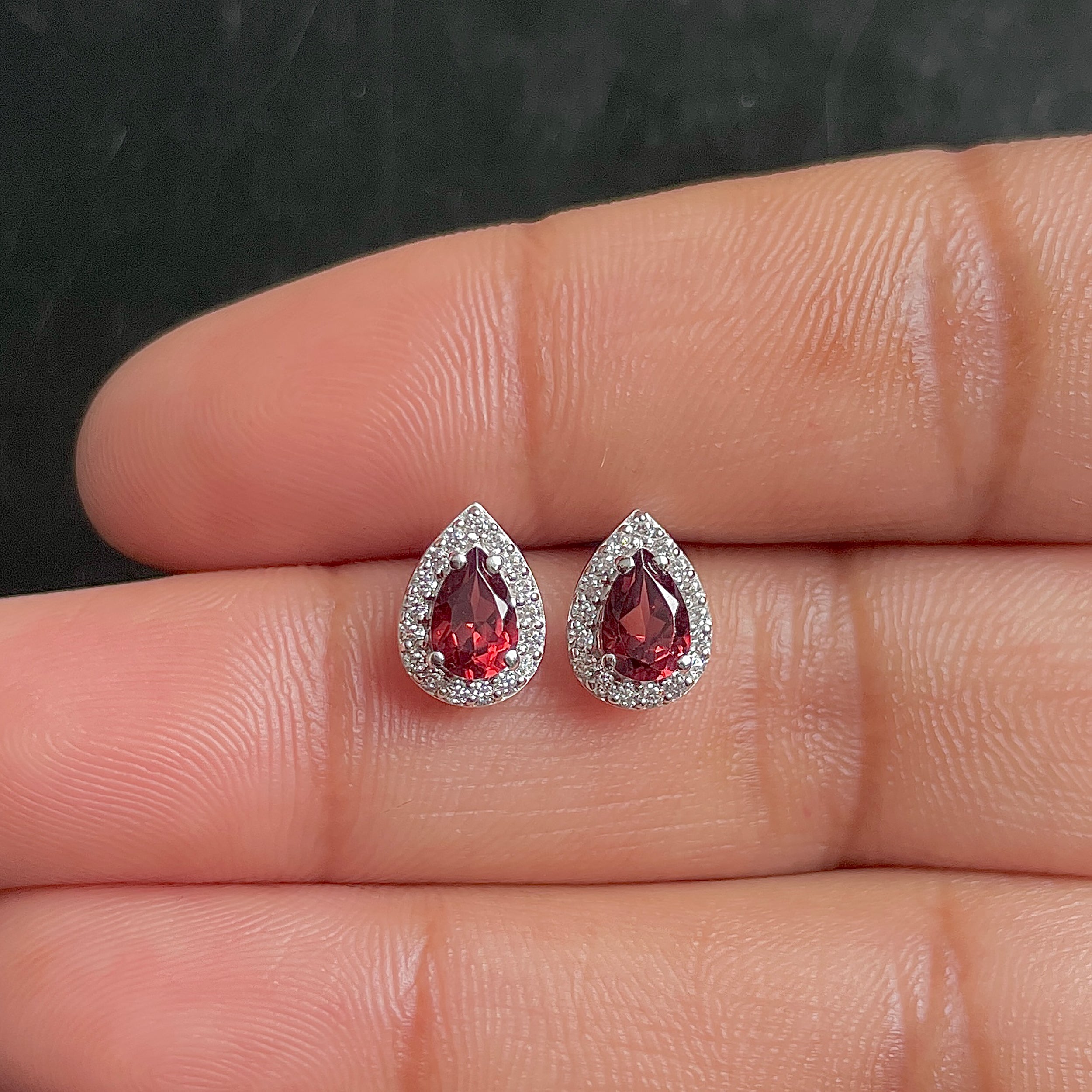 Garnet  Stud Earrings-(GAR-SE-52W.)