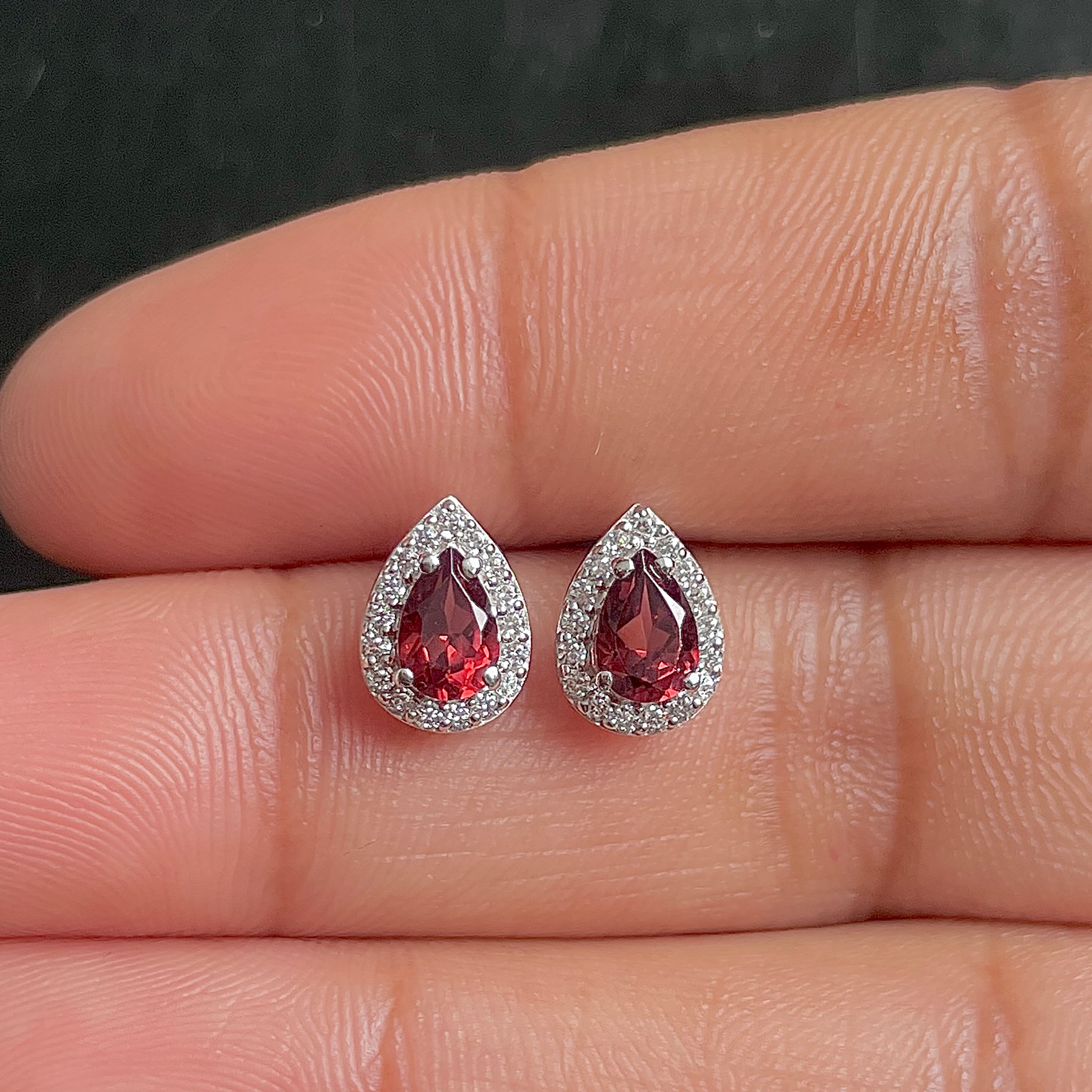 Garnet  Stud Earrings-(GAR-SE-52W.)