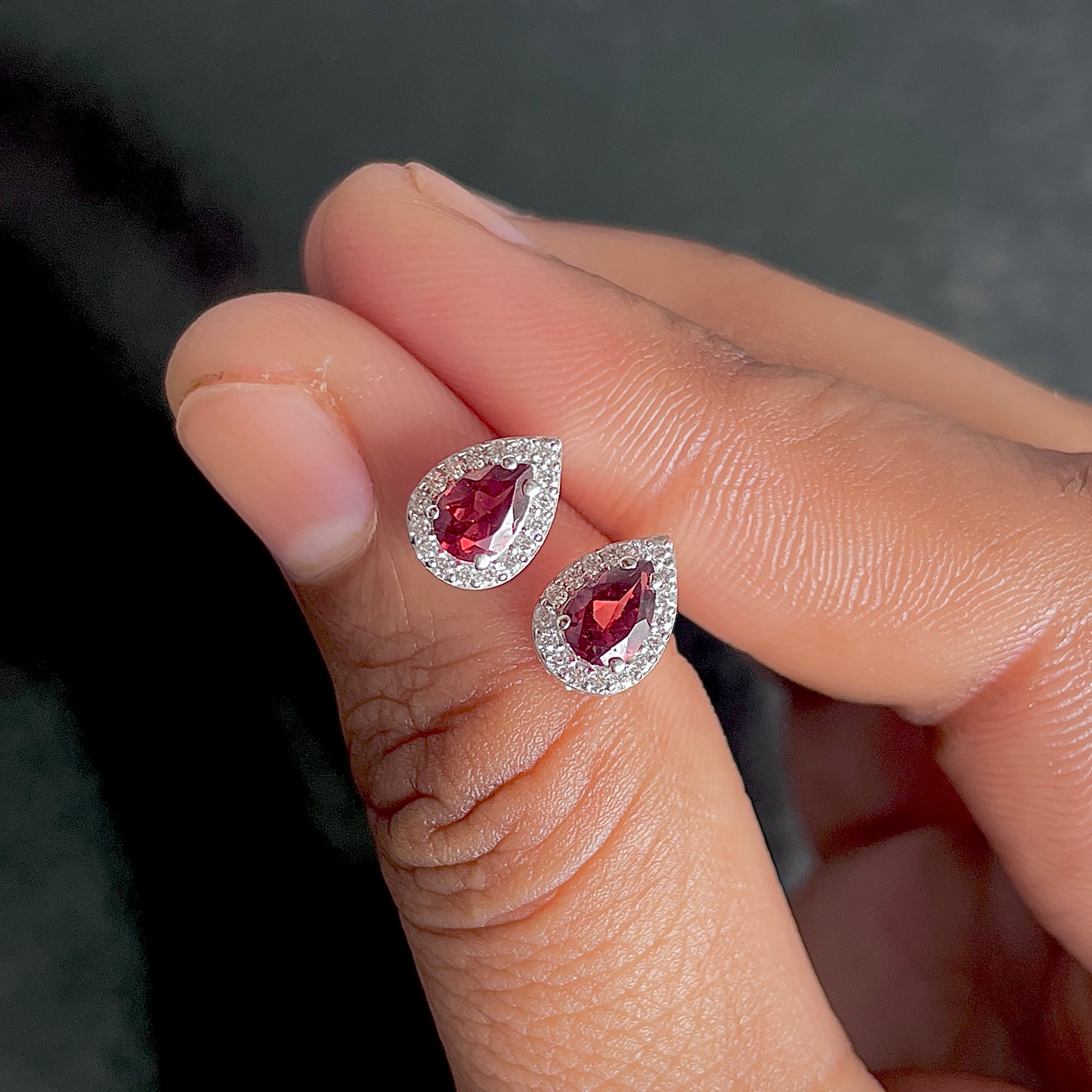 Garnet  Stud Earrings-(GAR-SE-52W.)