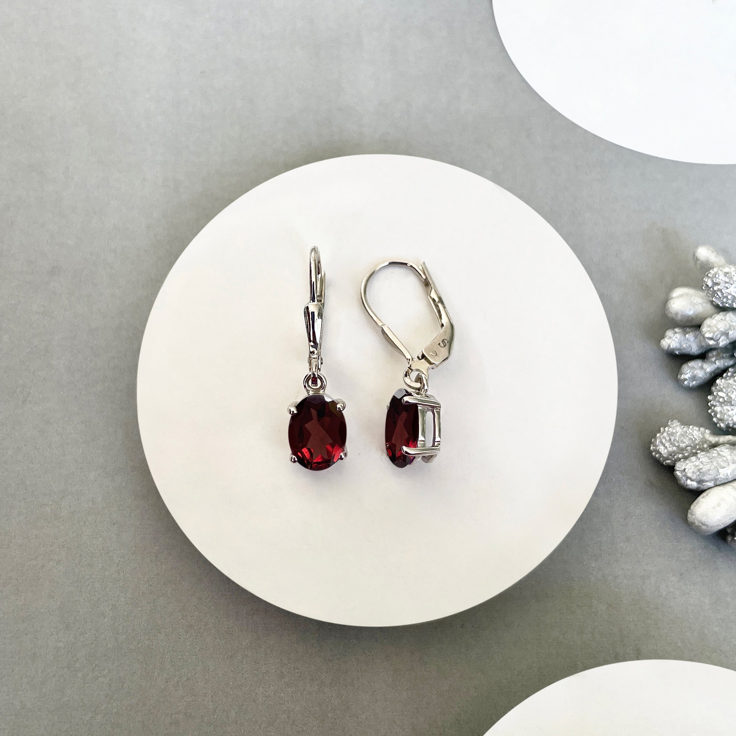 Garnet Leverback Earrings-(GAR-SE-673.)