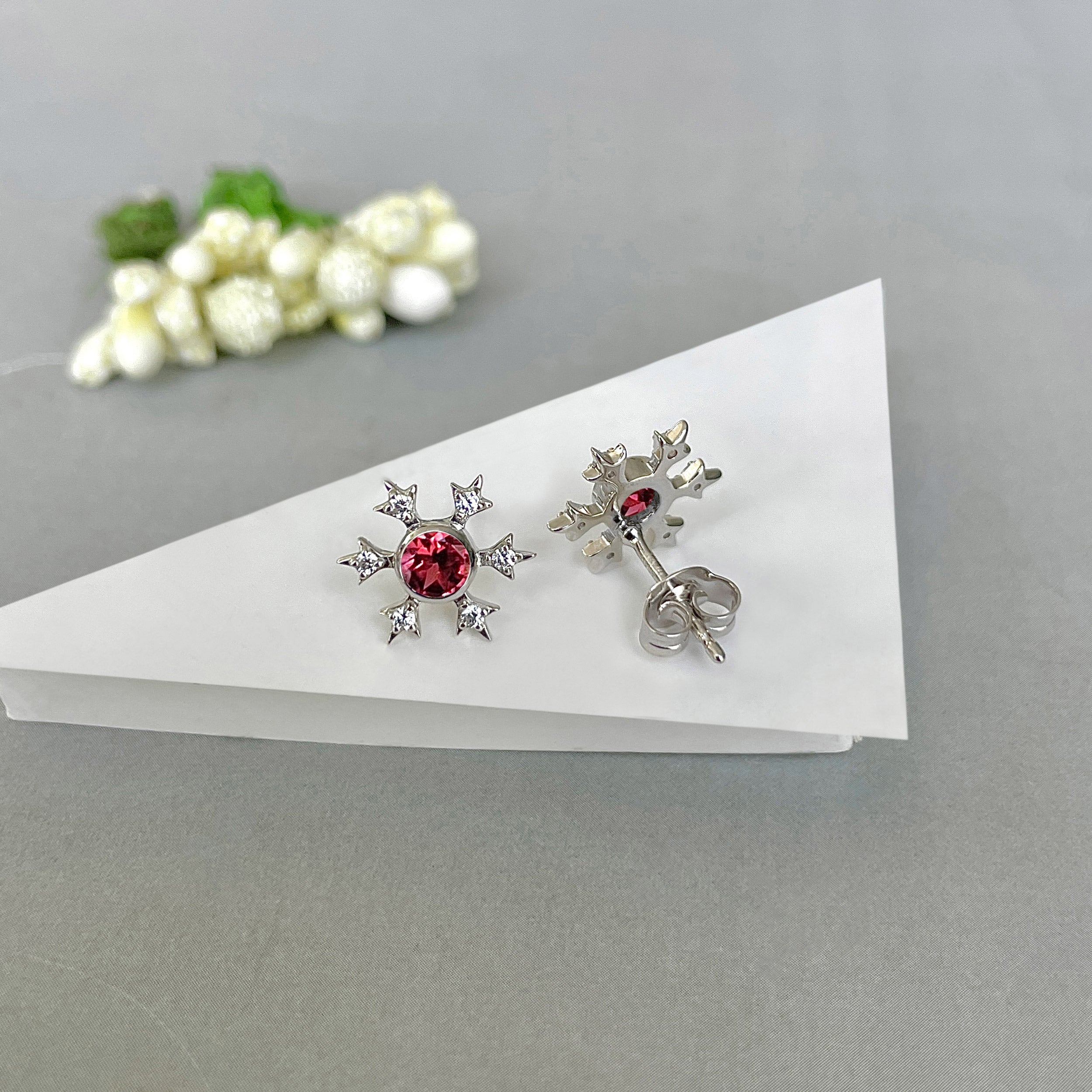 Garnet Stud Earrings-(GAR-SE-854.)