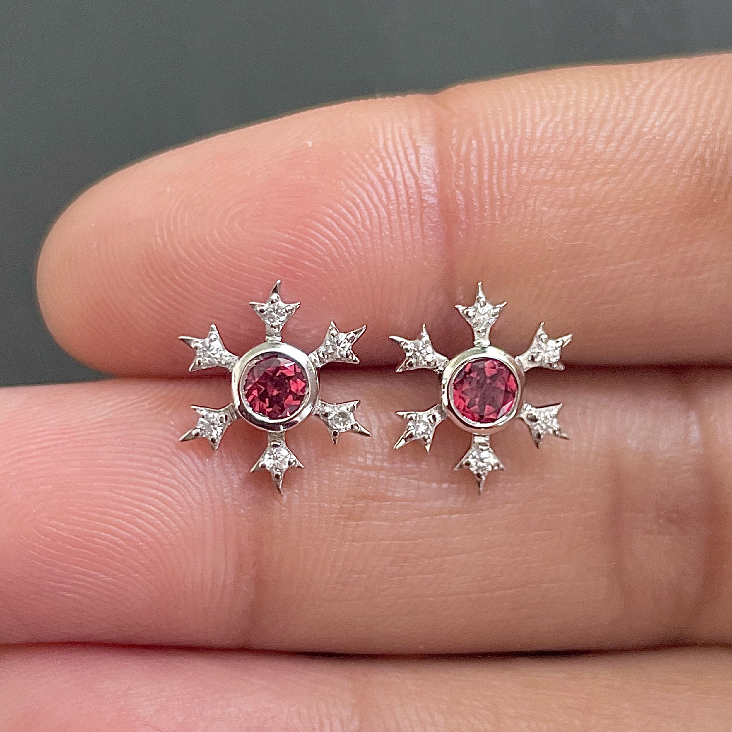 Garnet Stud Earring-(GAR-SE-854.)