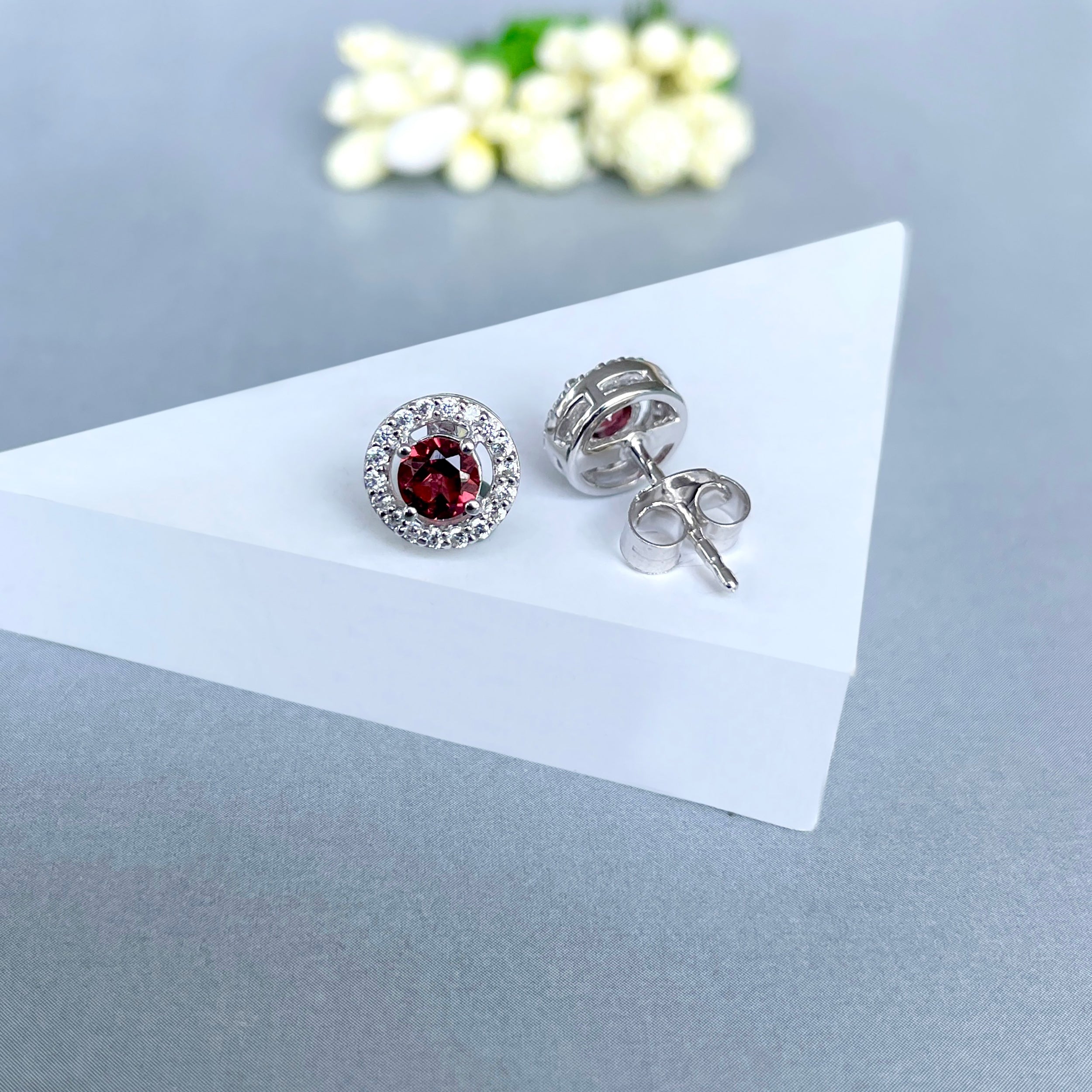 Garnet Stud Earring-(GAR-SE-985.)