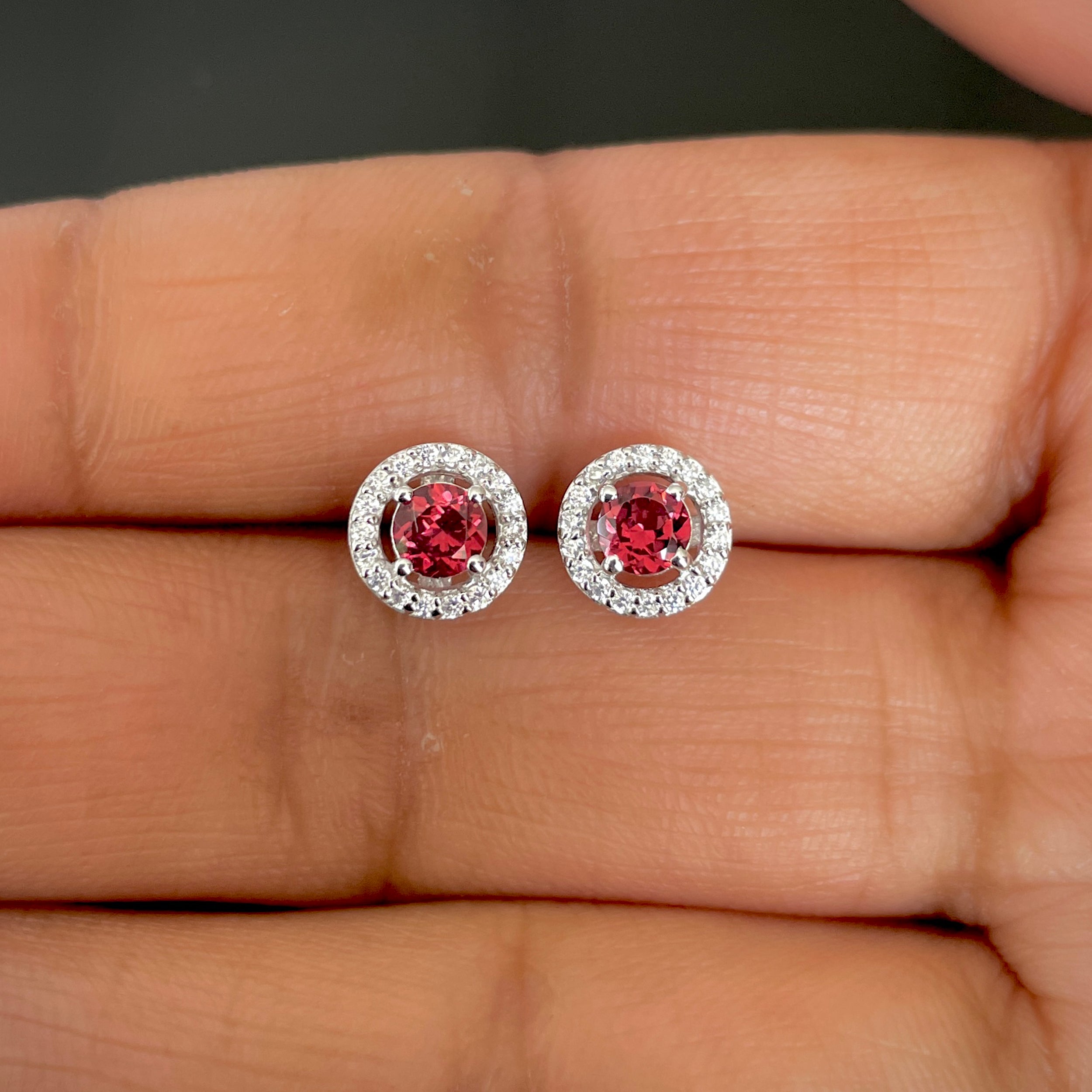 Garnet Stud Earring-(GAR-SE-985.)
