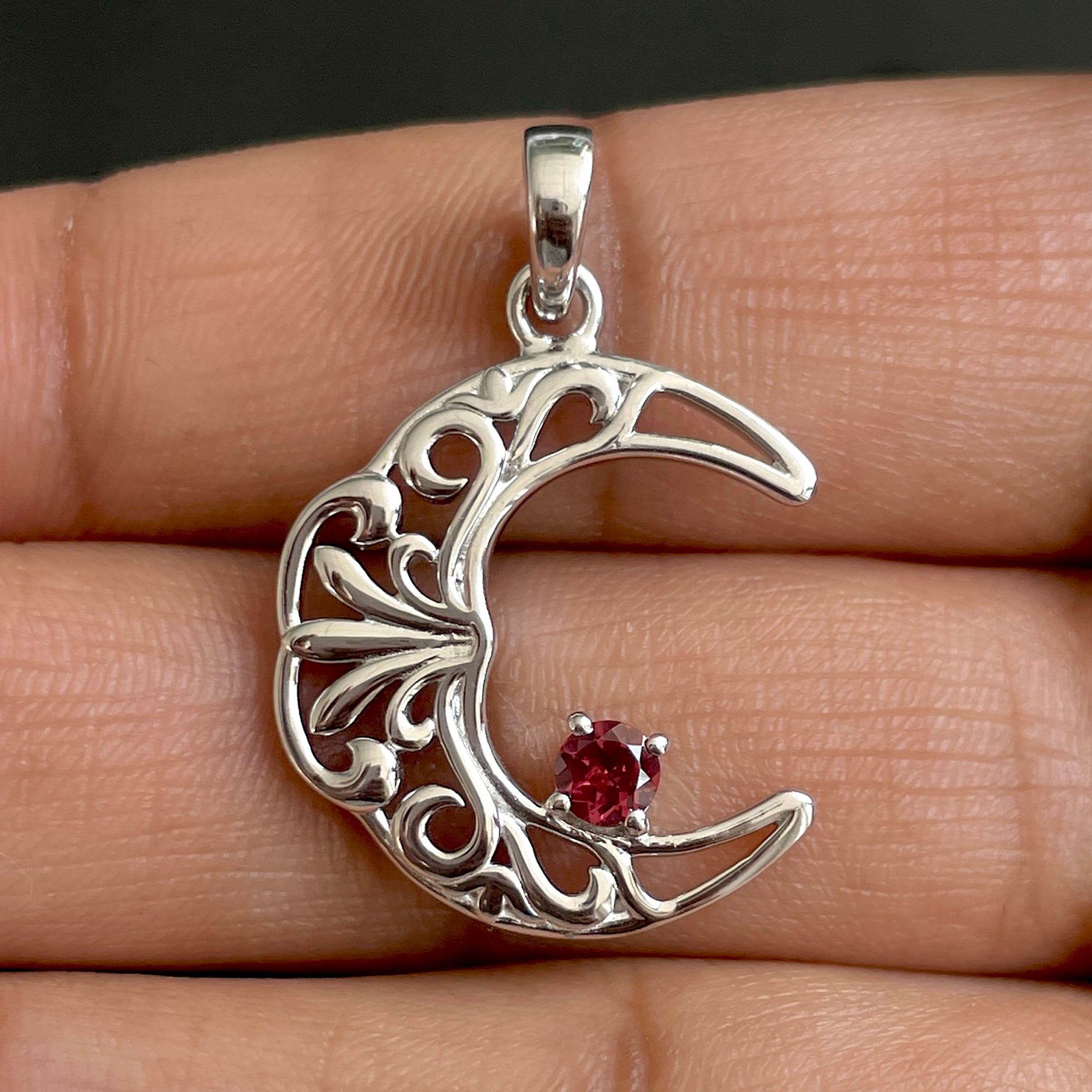 Garnet crescent Moon Pendant-(GAR-SN-150.)