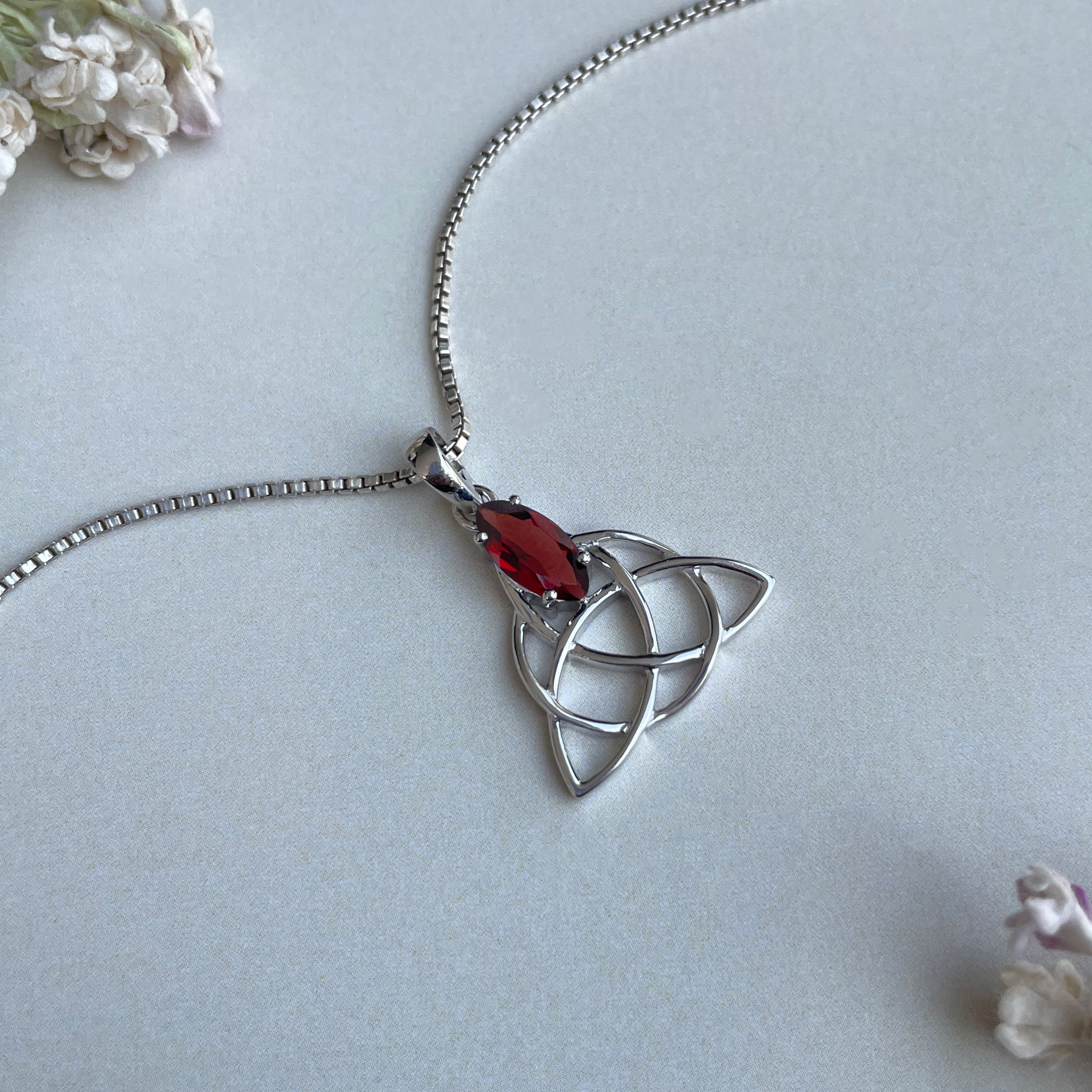 Garnet Triquetra Pendant-(GAR-SN-161P.)