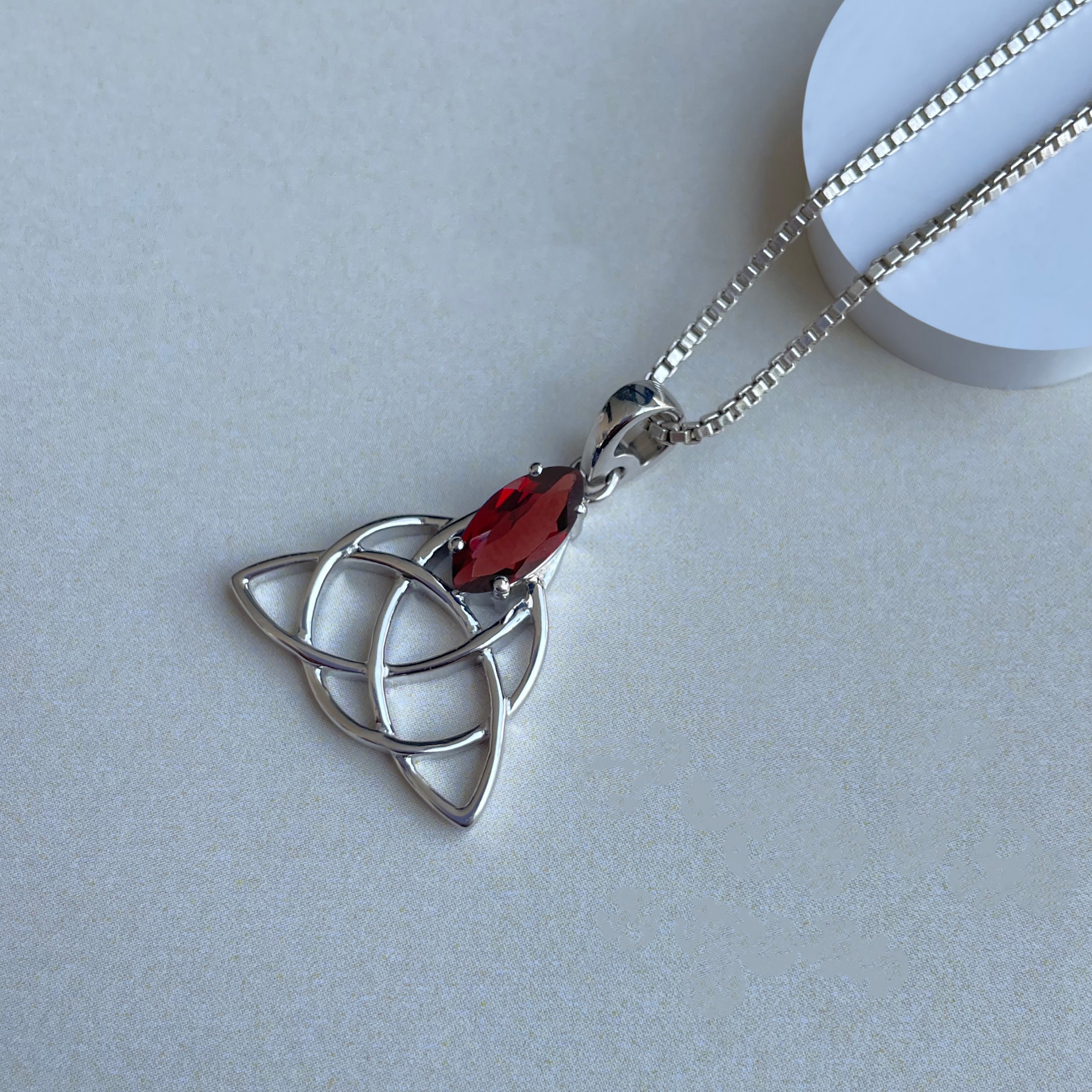 Garnet Triquetra Pendant-(GAR-SN-161P.)