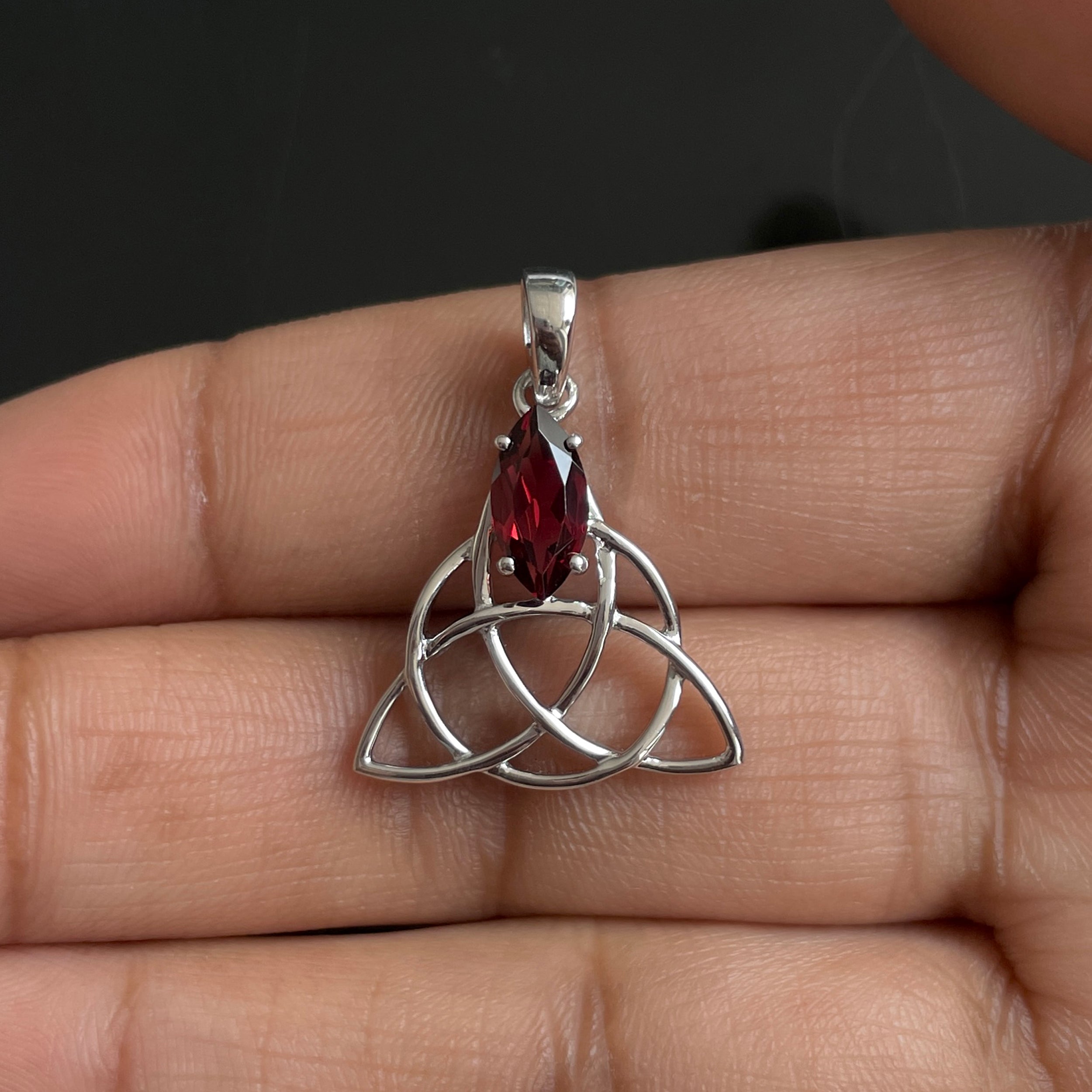 Garnet Triquetra Pendant-(GAR-SN-161P.)