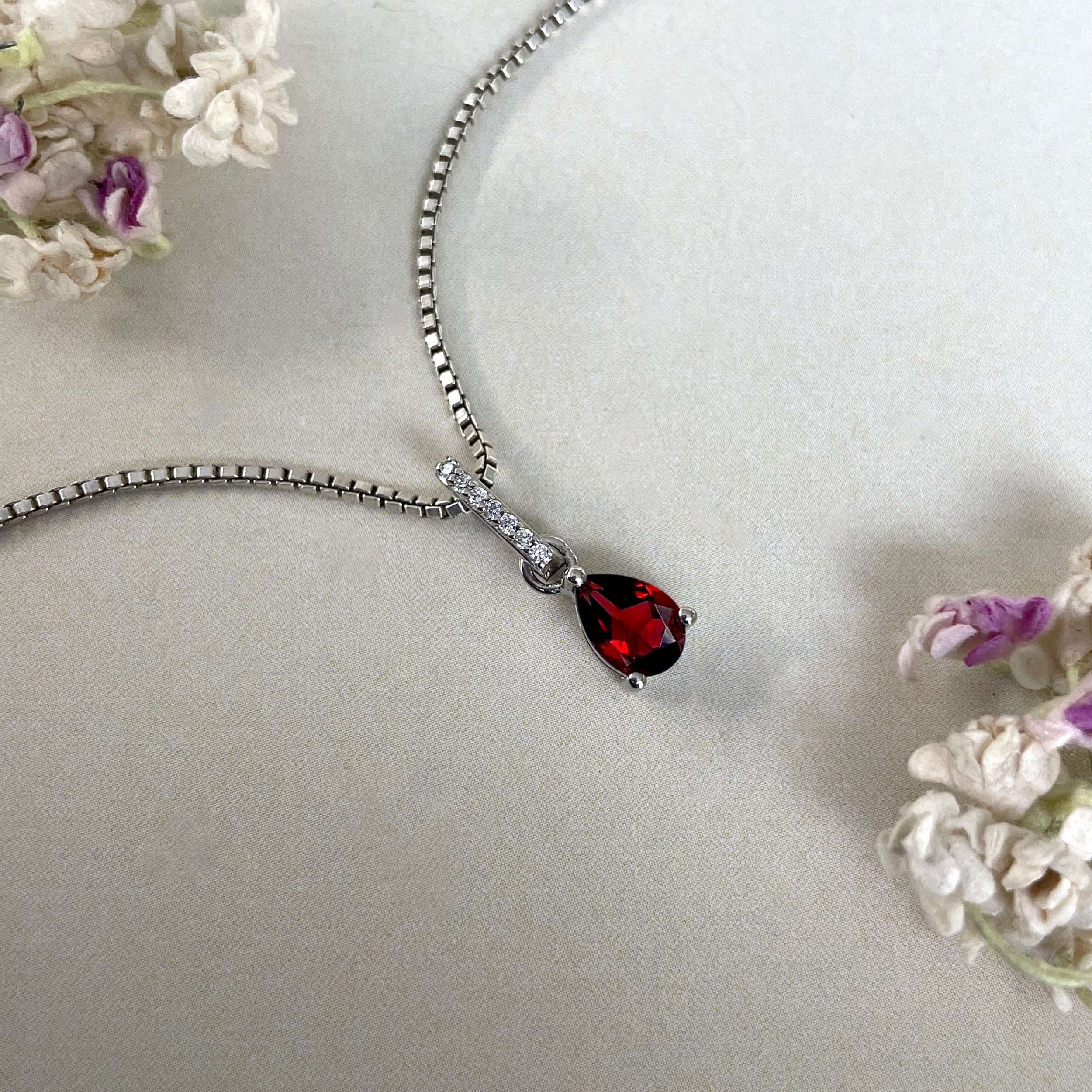 Garnet & White Topaz Pendant-(GAR-SP-1165.)
