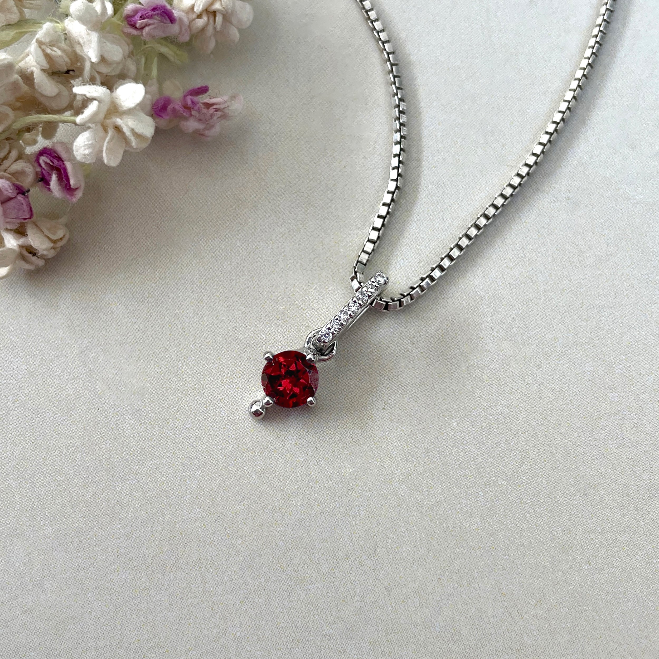 Garnet & White Topaz Pendant-(GAR-SP-399.)