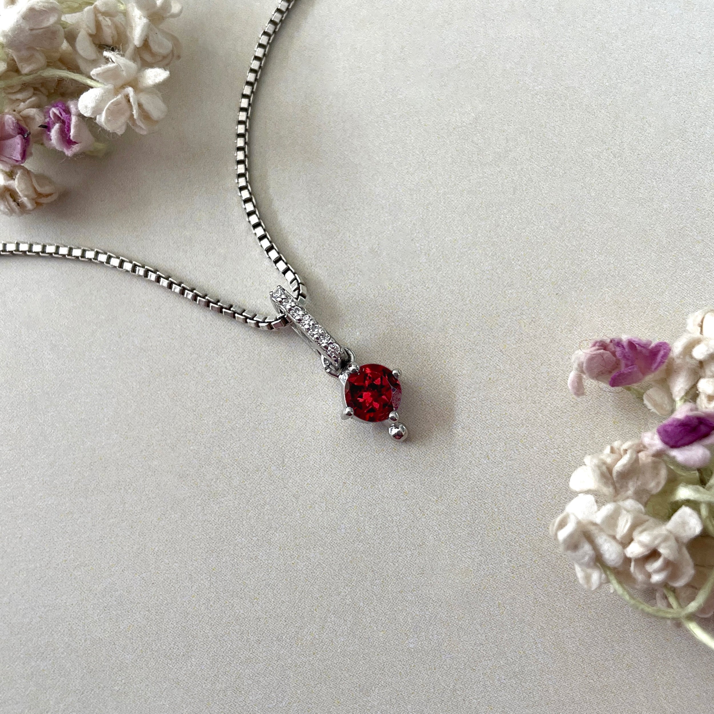 Garnet & White Topaz Pendant-(GAR-SP-399.)