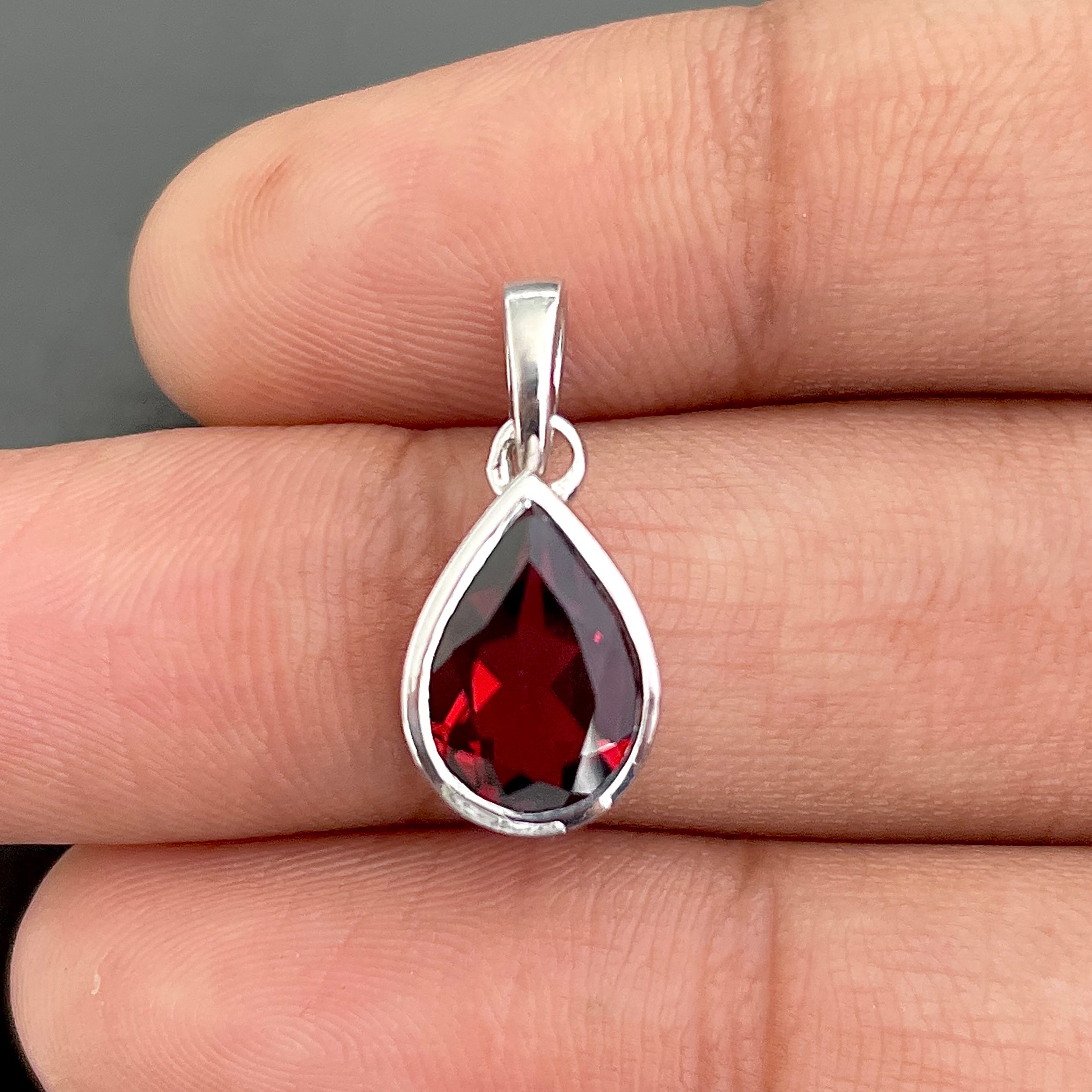 Garnet Pendant-(GAR-SP-468.)