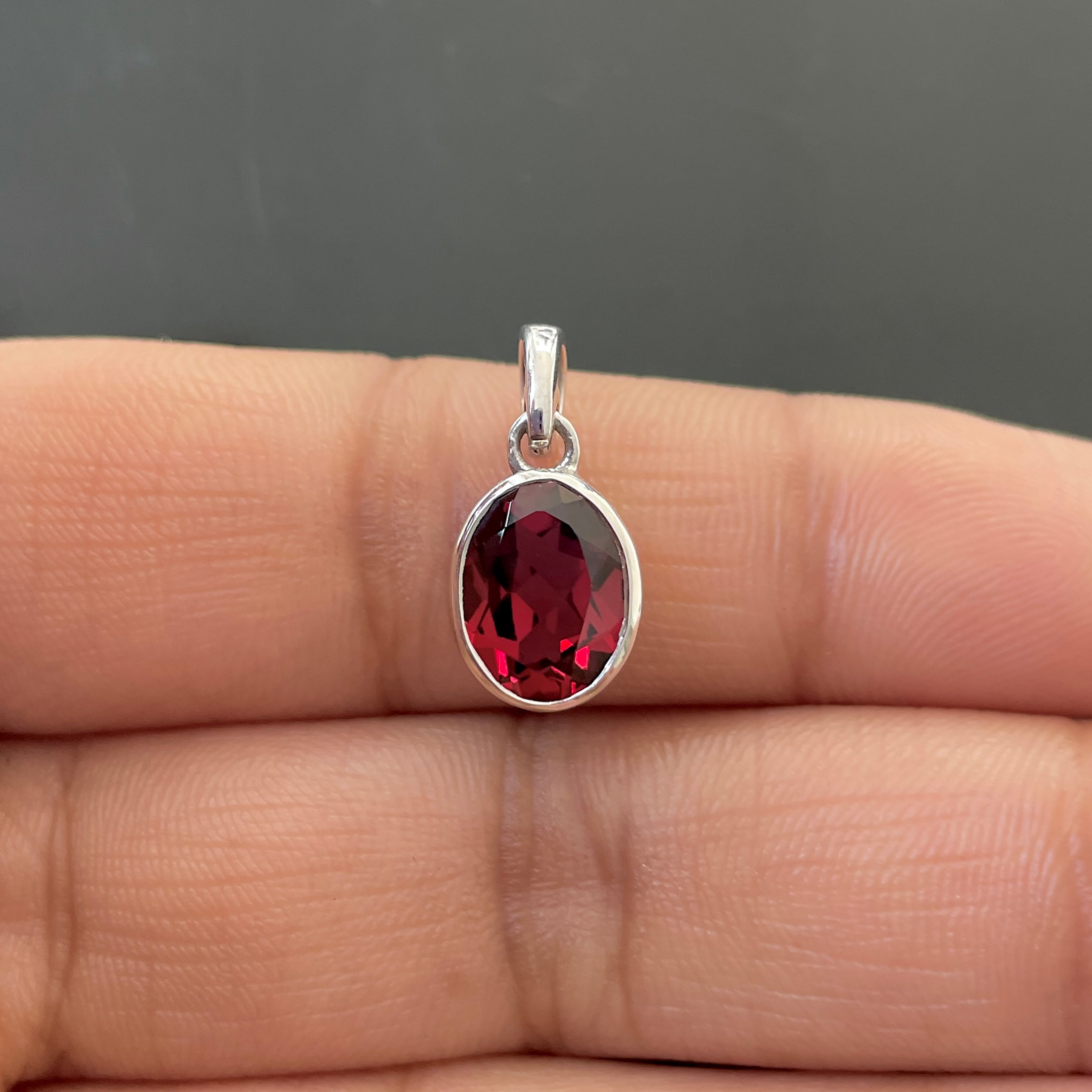 Garnet Pendant-(GAR-SP-734.)