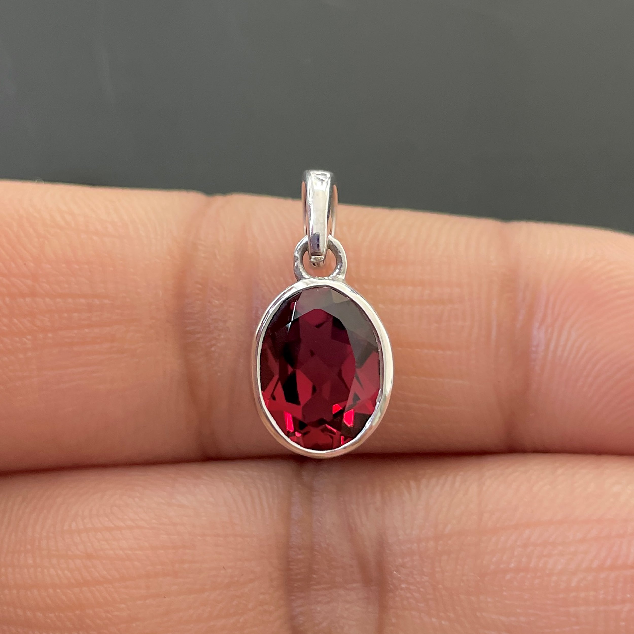 Garnet Pendant-(GAR-SP-734.)