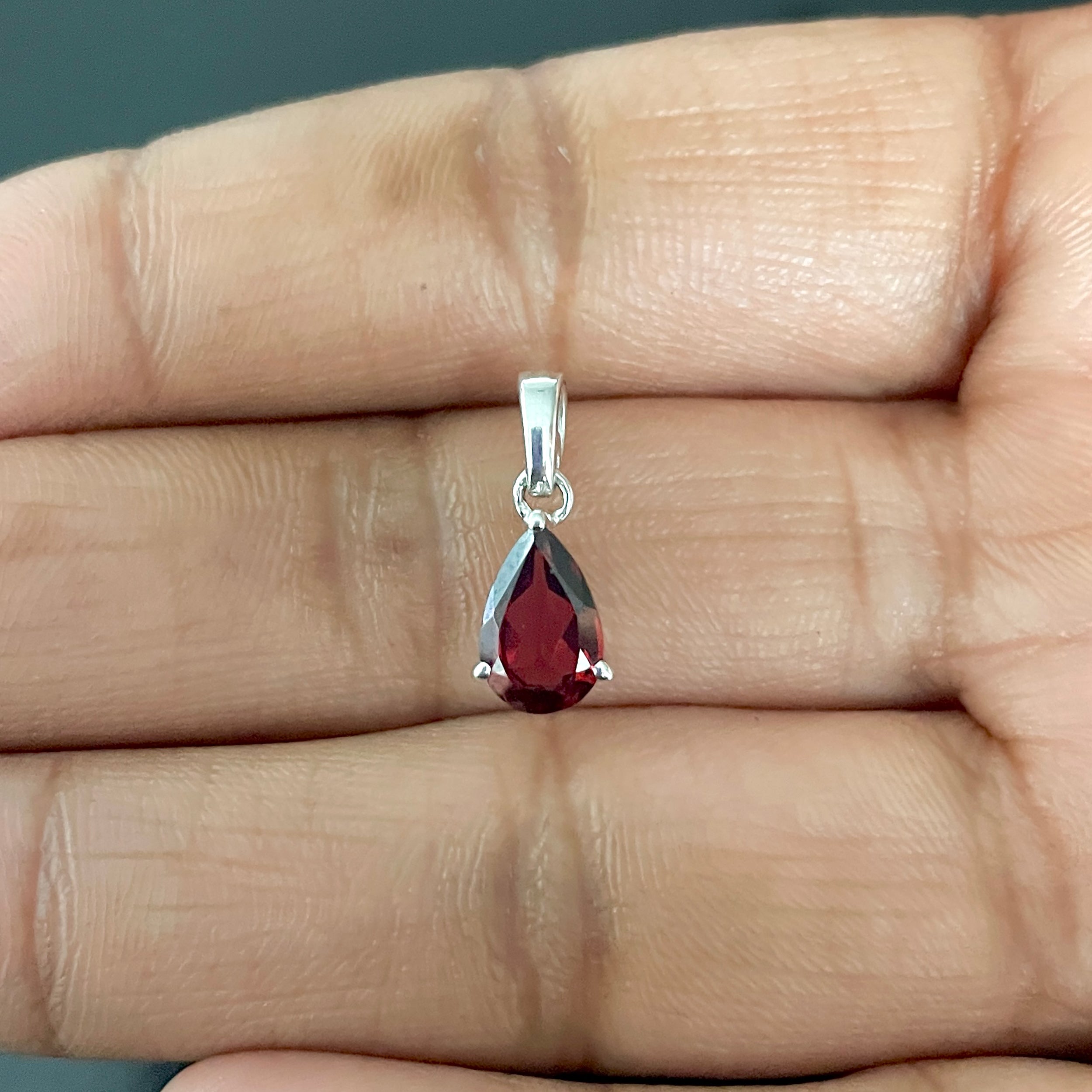 Garnet Pendant-(GAR-SP-917.)