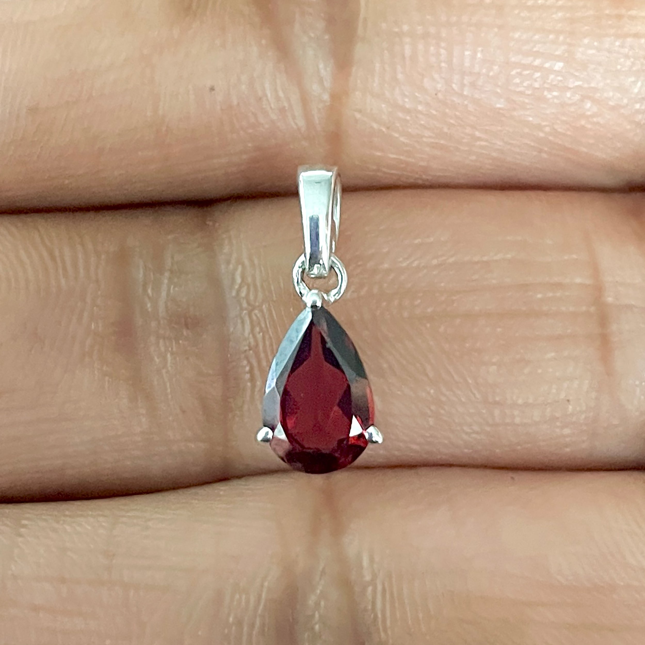 Garnet Pendant-(GAR-SP-917.)