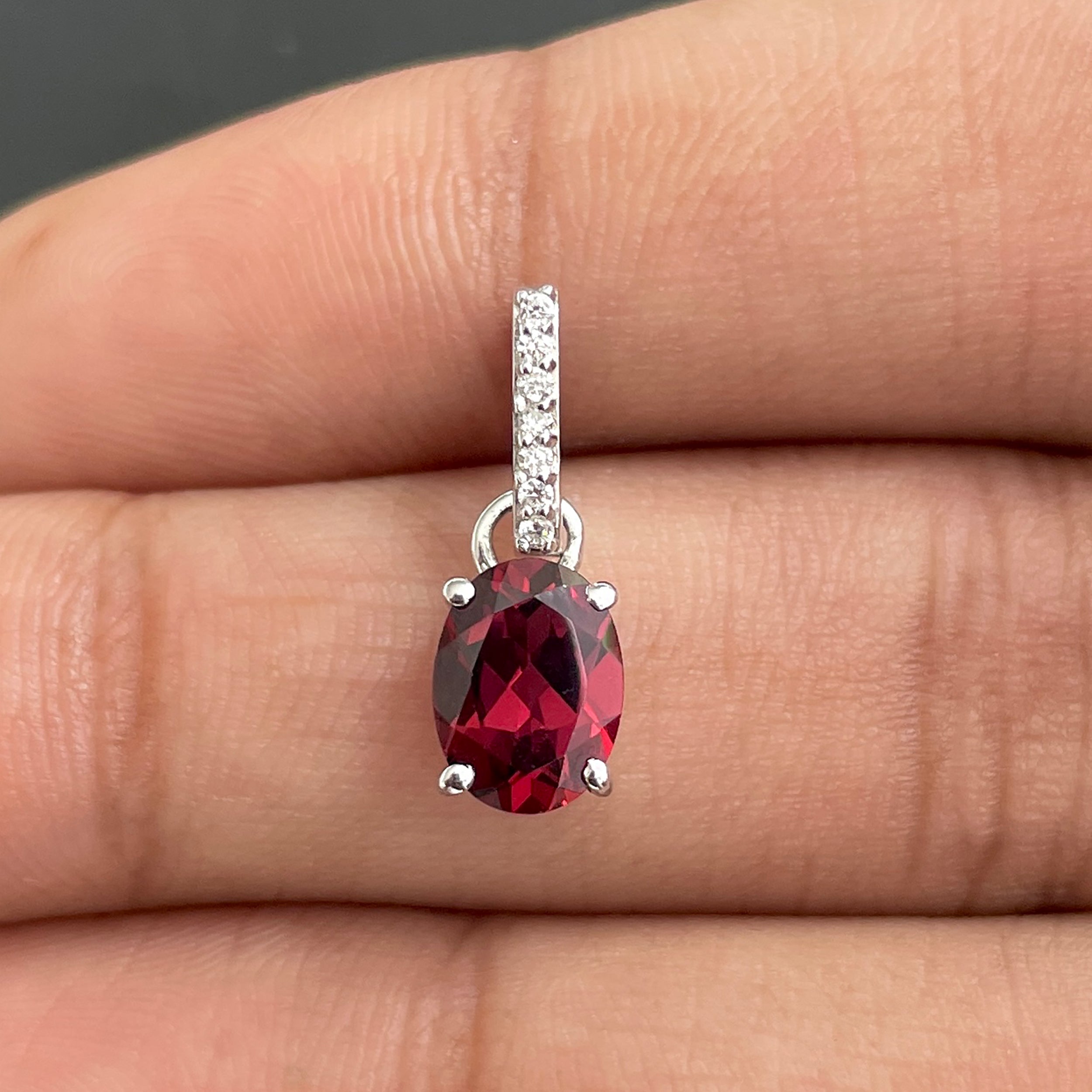 Garnet & White Topaz Pendant-(GAR-SP-920.)